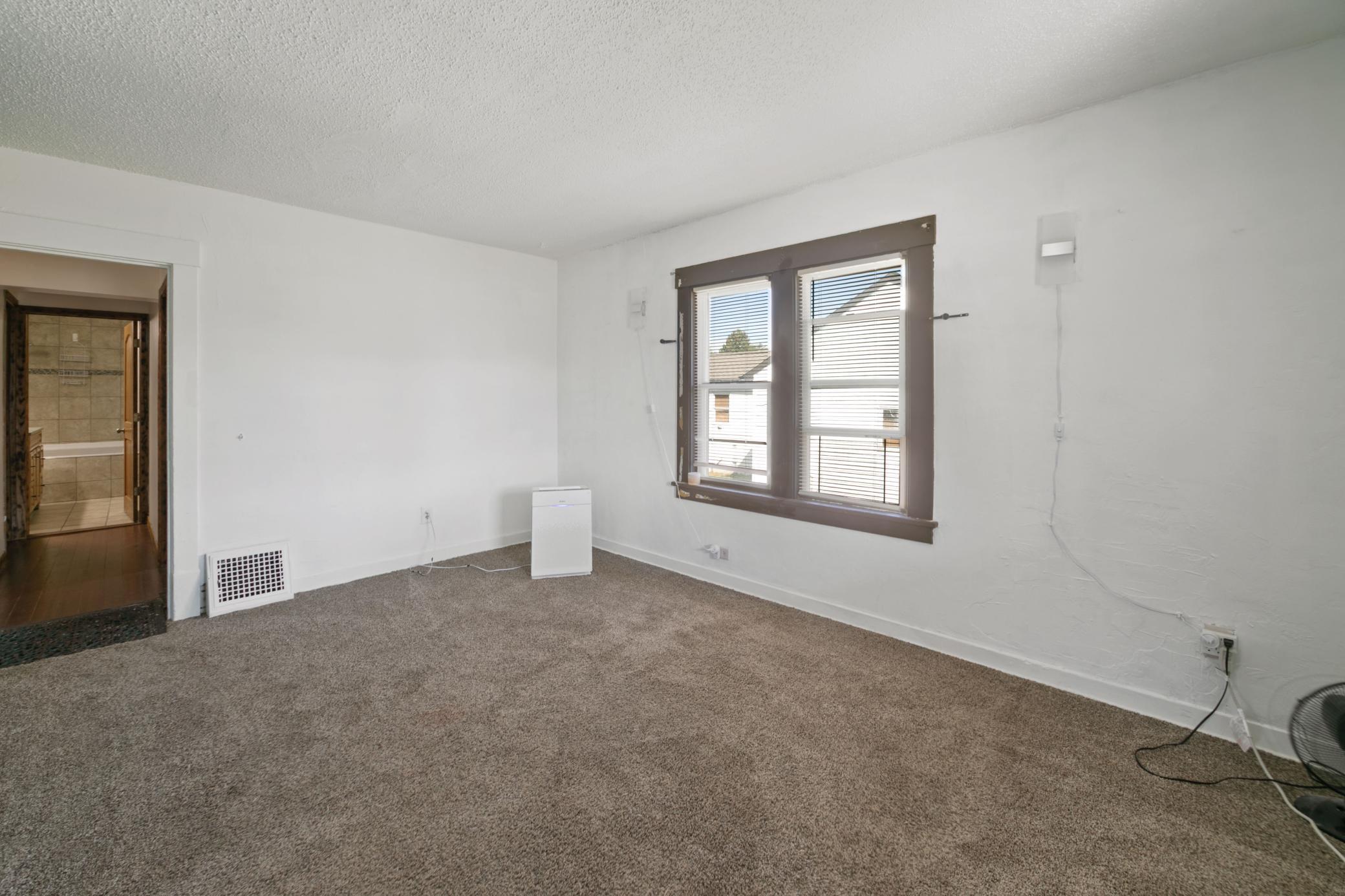 325 Prentice Street S Property Photo 19