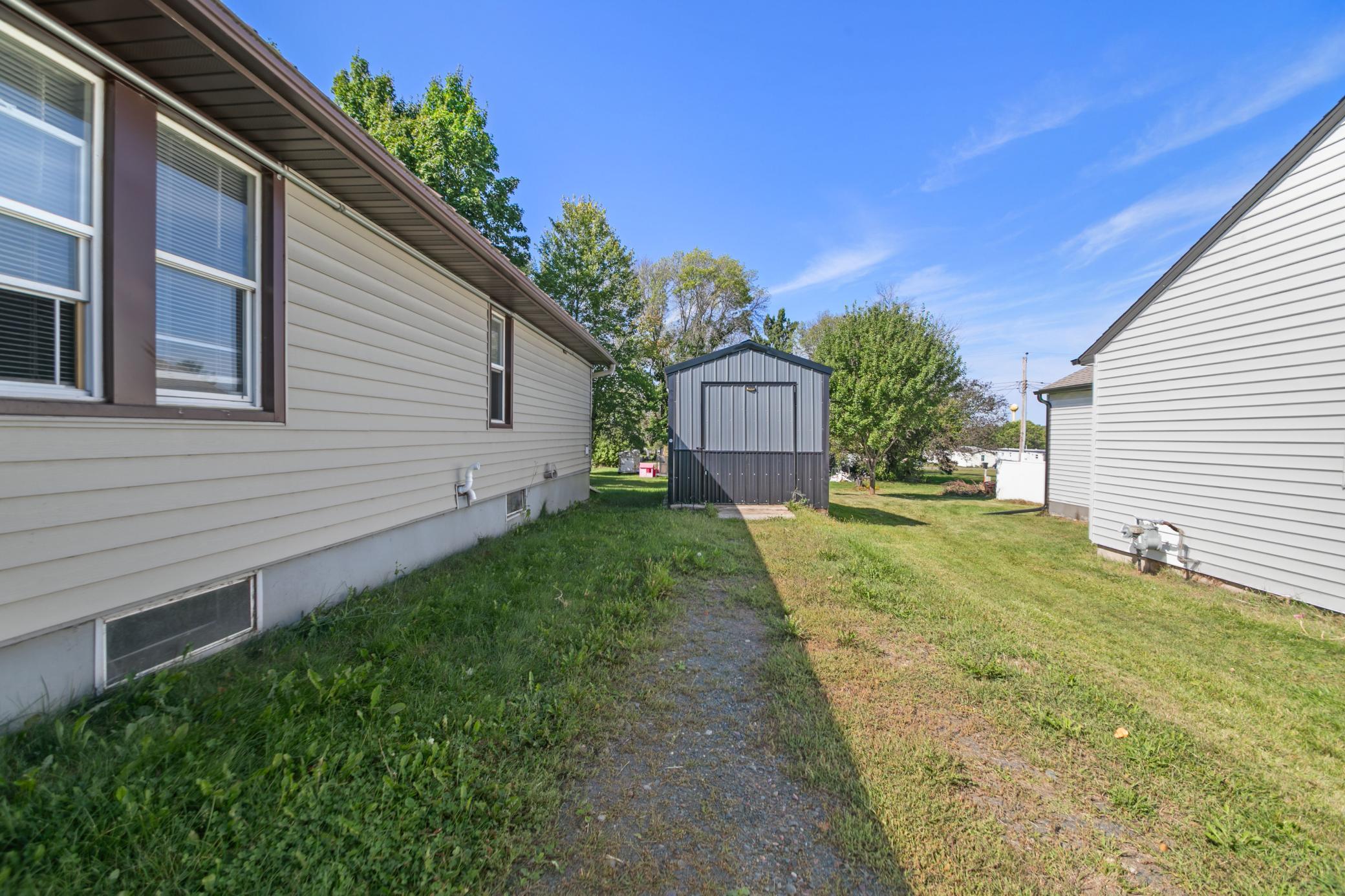 325 Prentice Street S Property Photo 22