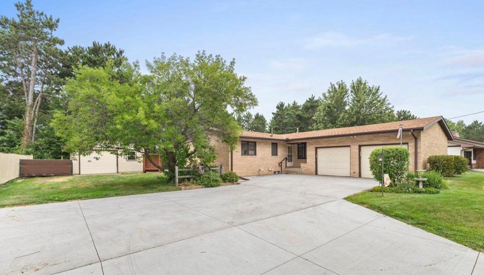 345 Sunset Lane N Property Photo 1