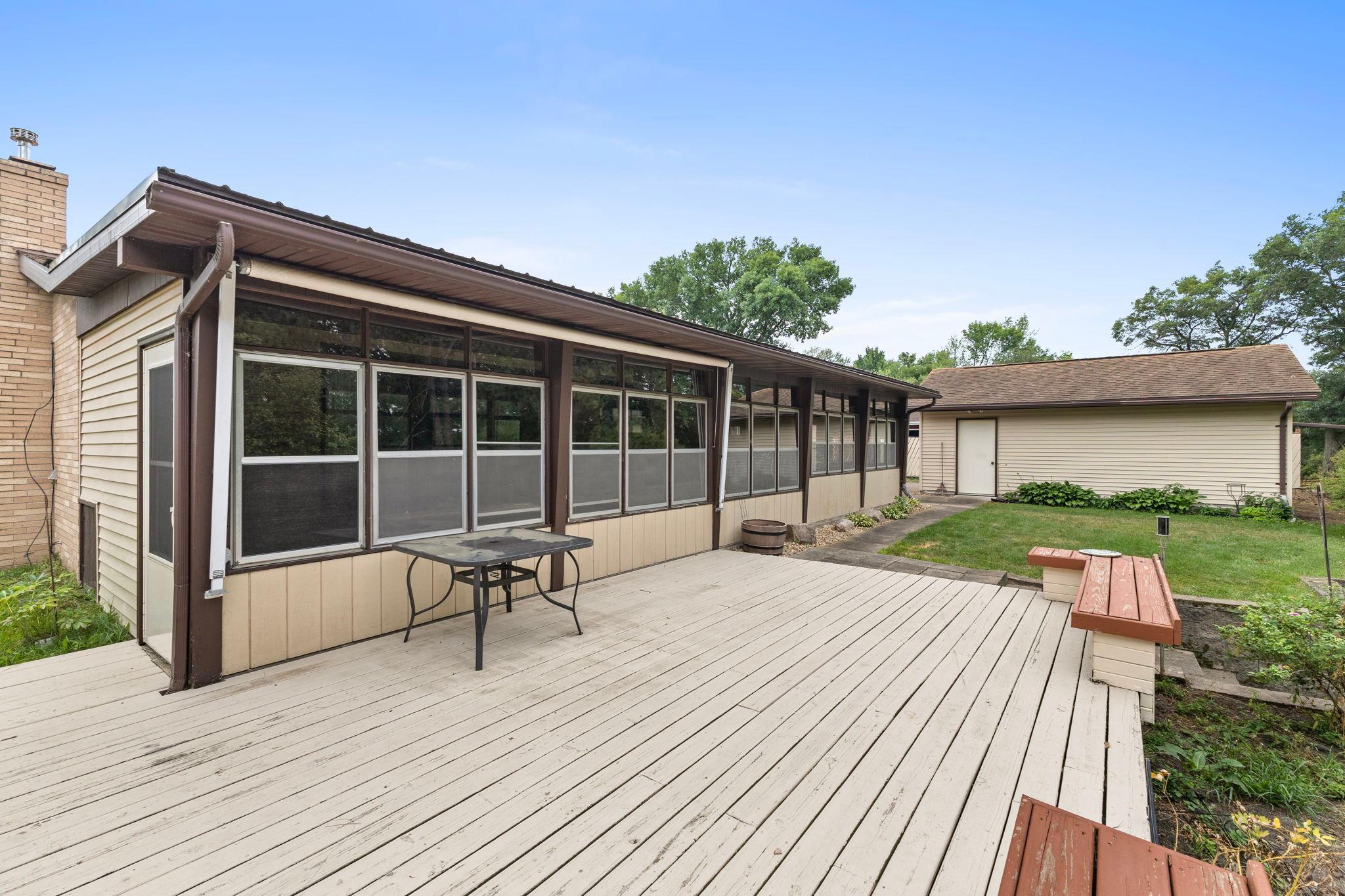 345 Sunset Lane N Property Photo 44