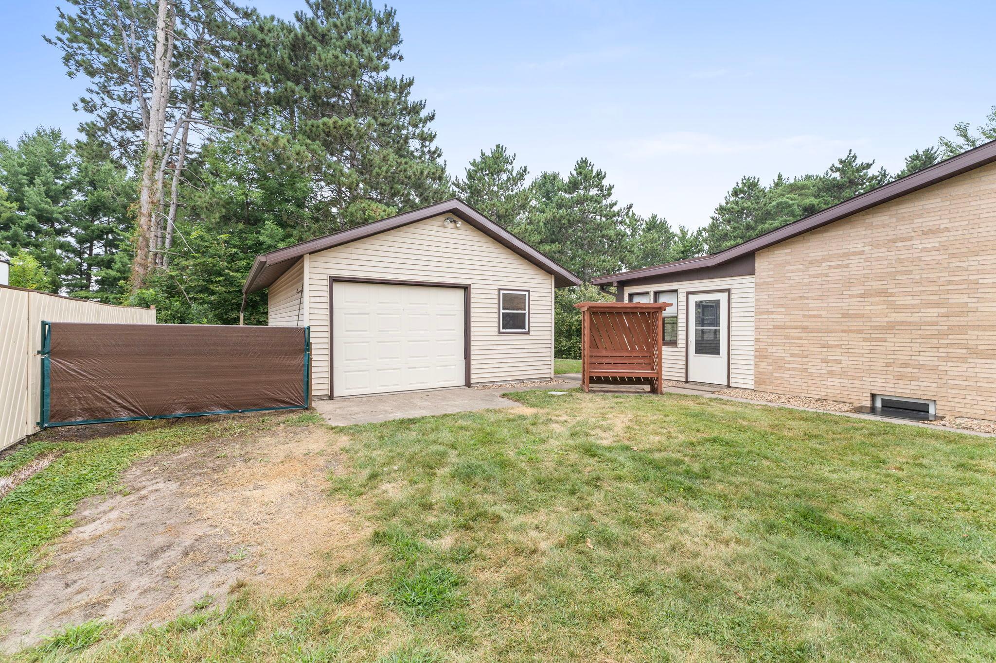 345 Sunset Lane N Property Photo 52