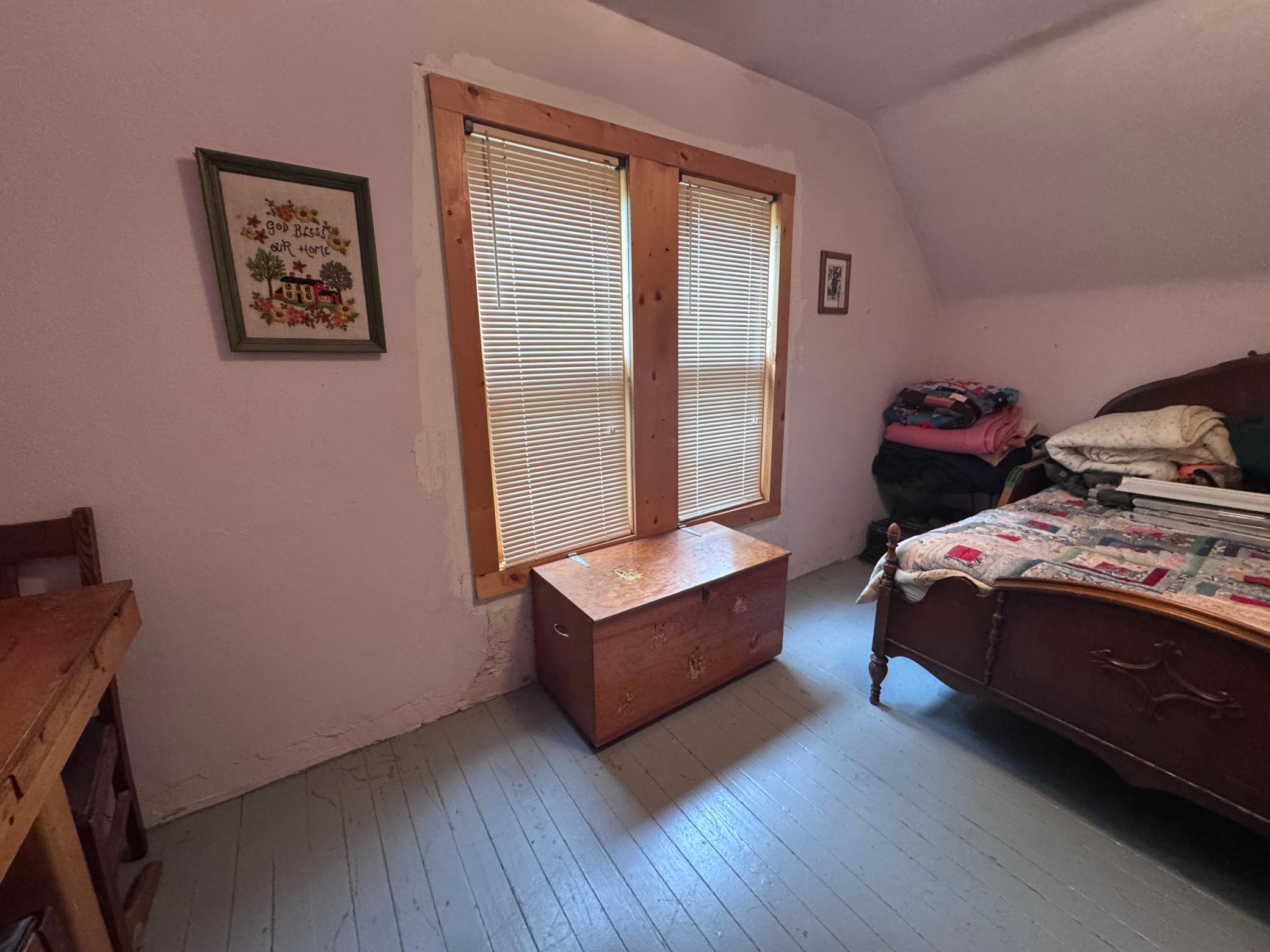 185 Red Lake Avenue E Property Photo 14