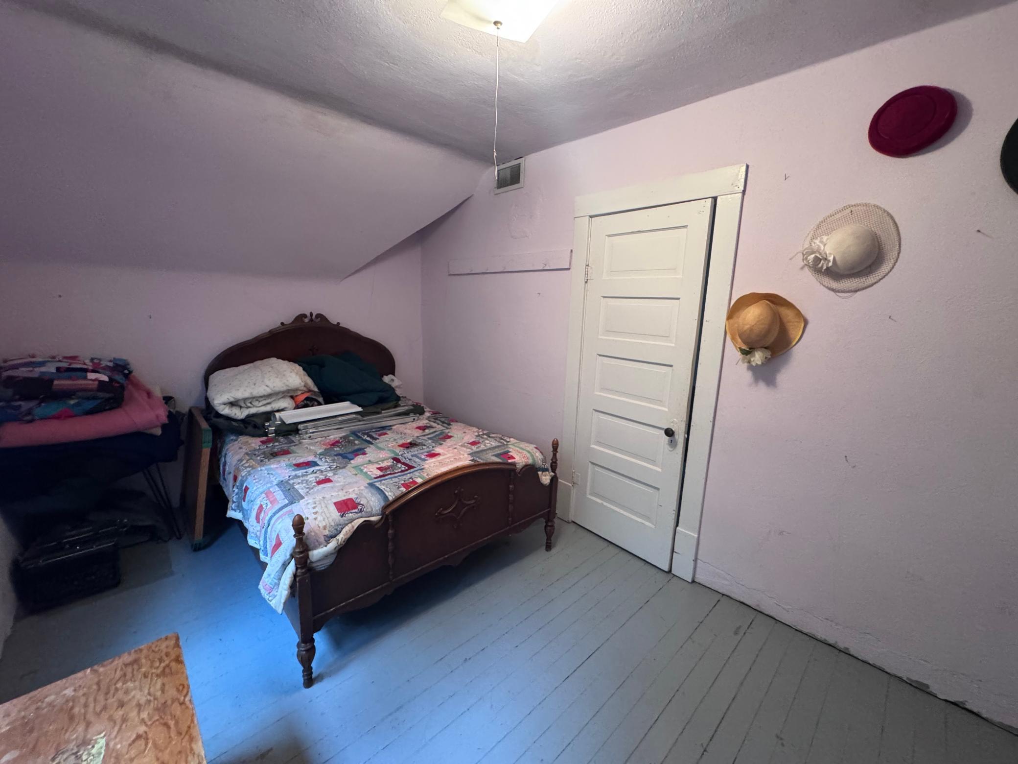 185 Red Lake Avenue E Property Photo 16