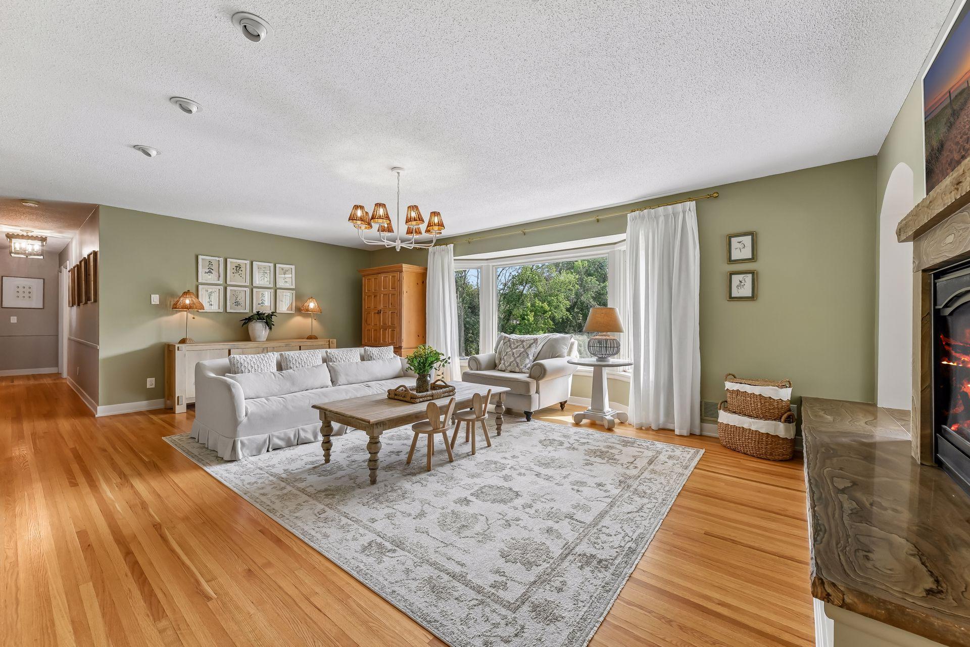 15803 Holdridge Road E Property Photo 19