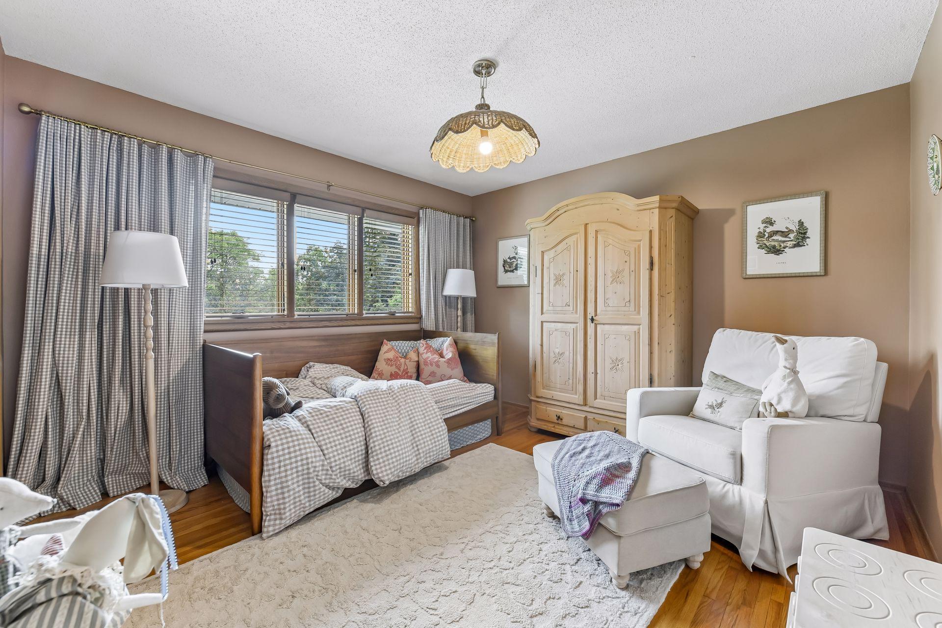 15803 Holdridge Road E Property Photo 27