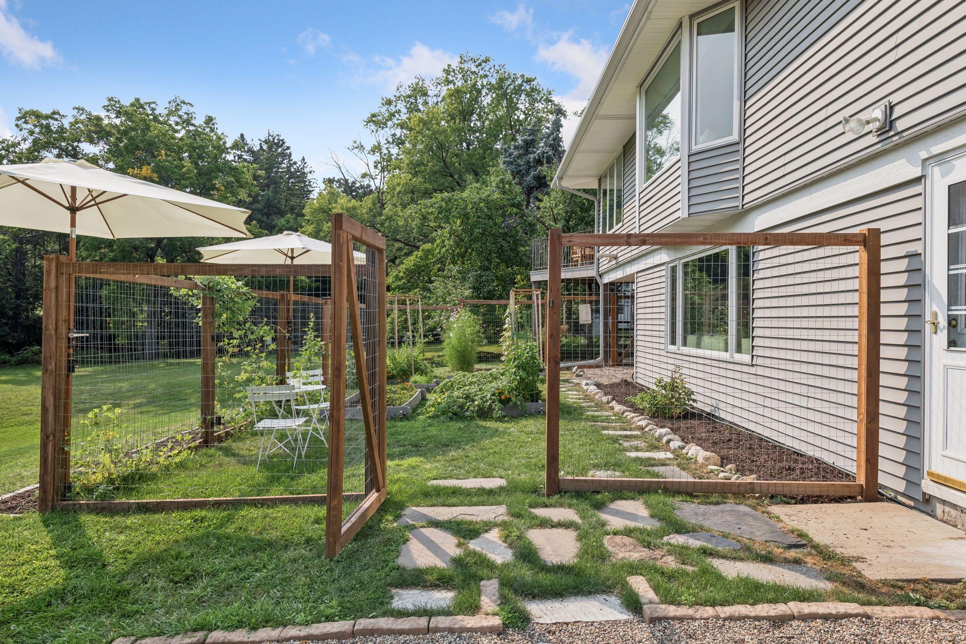 15803 Holdridge Road E Property Photo 47