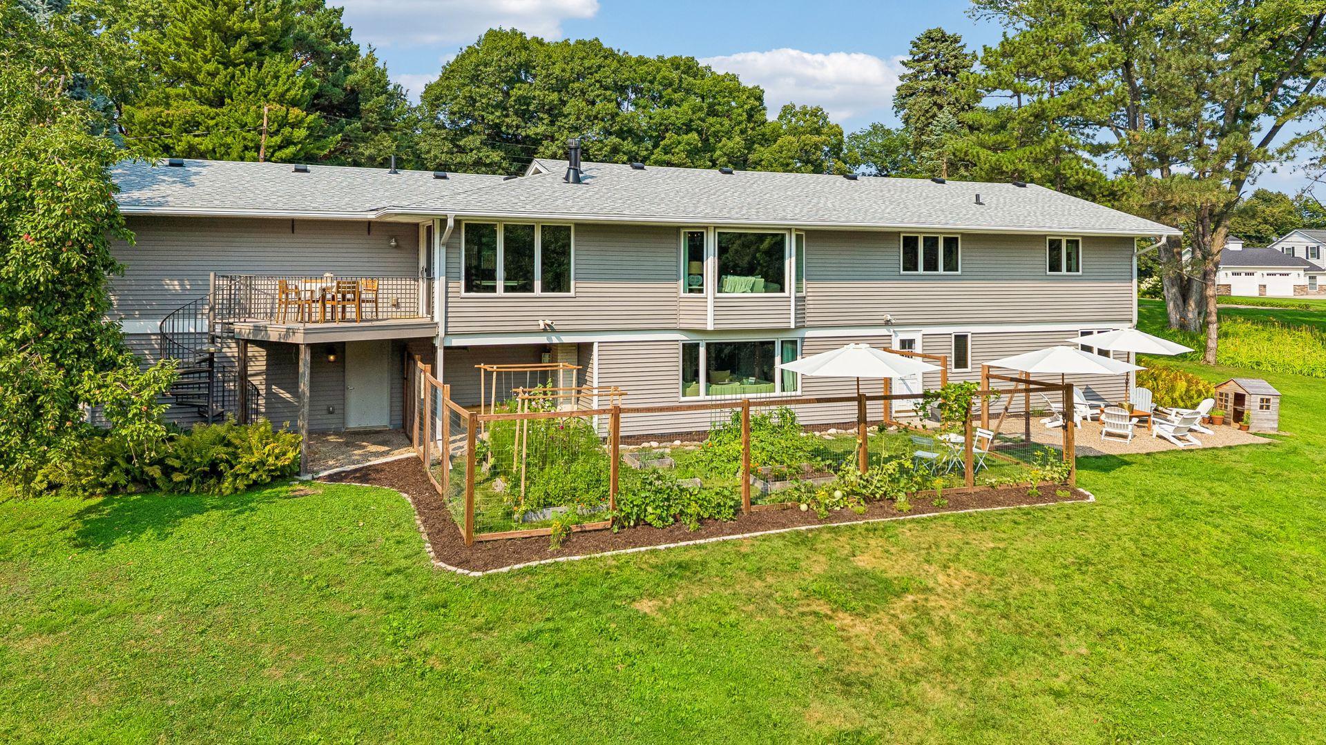 15803 Holdridge Road E Property Photo 49