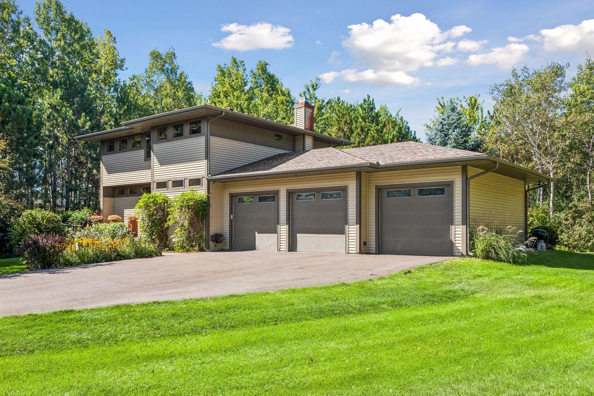924 193rd Street Property Photo 1