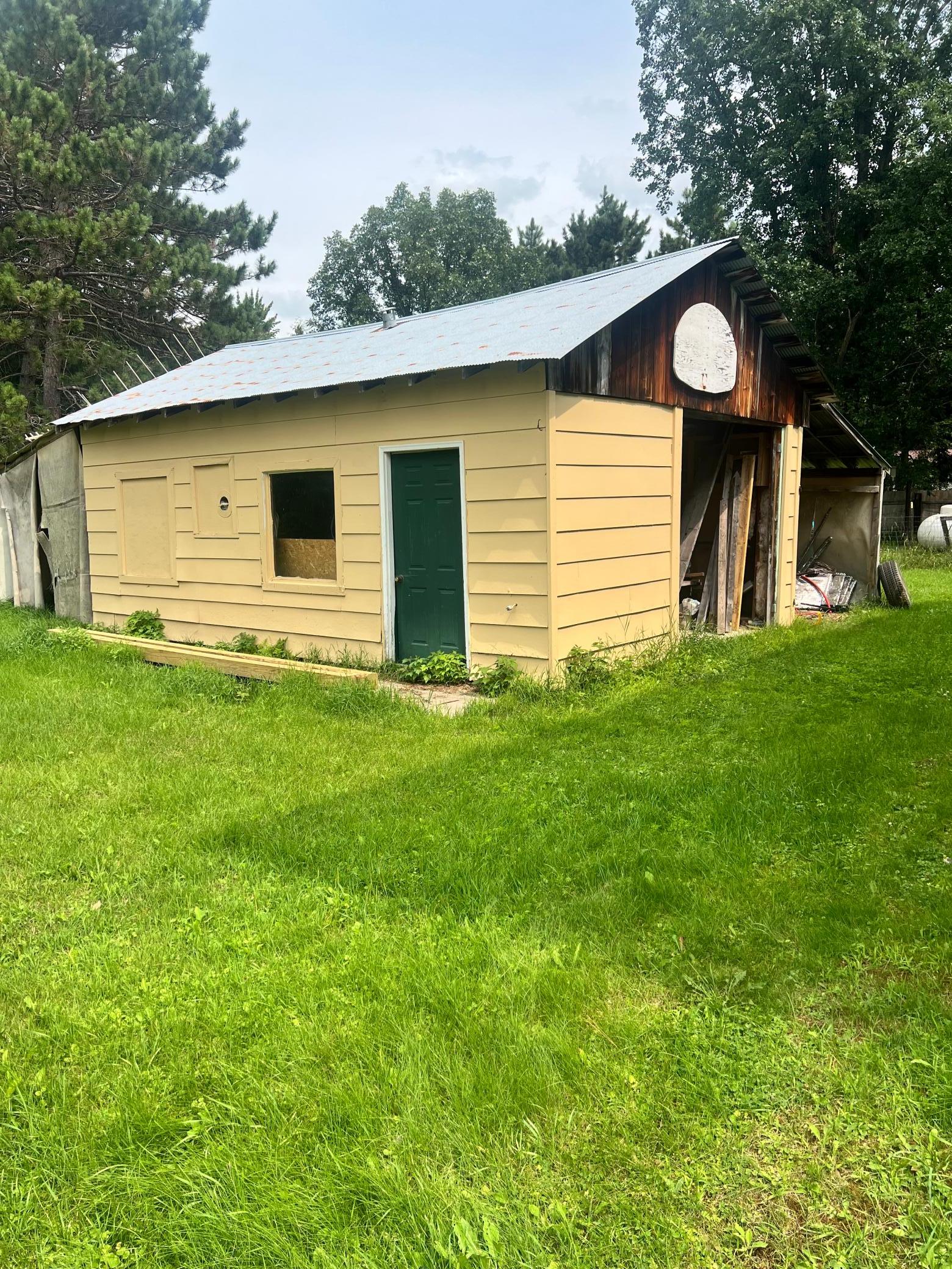 185 Peterson Road Property Photo 6