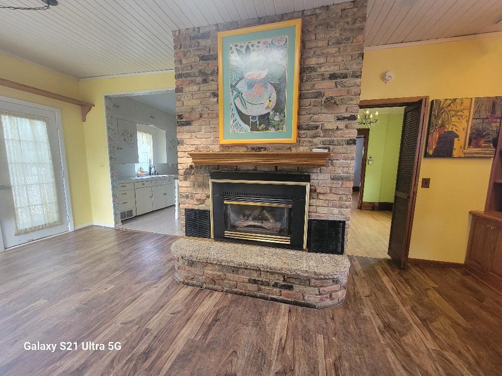 101 Leslie Avenue W Property Photo 14