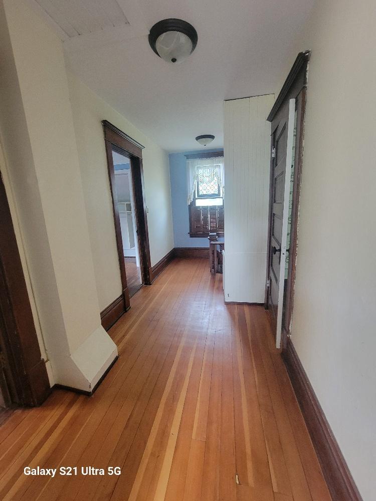 101 Leslie Avenue W Property Photo 23