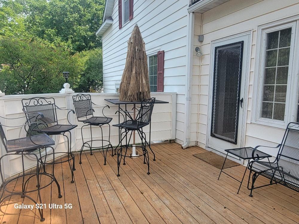 101 Leslie Avenue W Property Photo 34