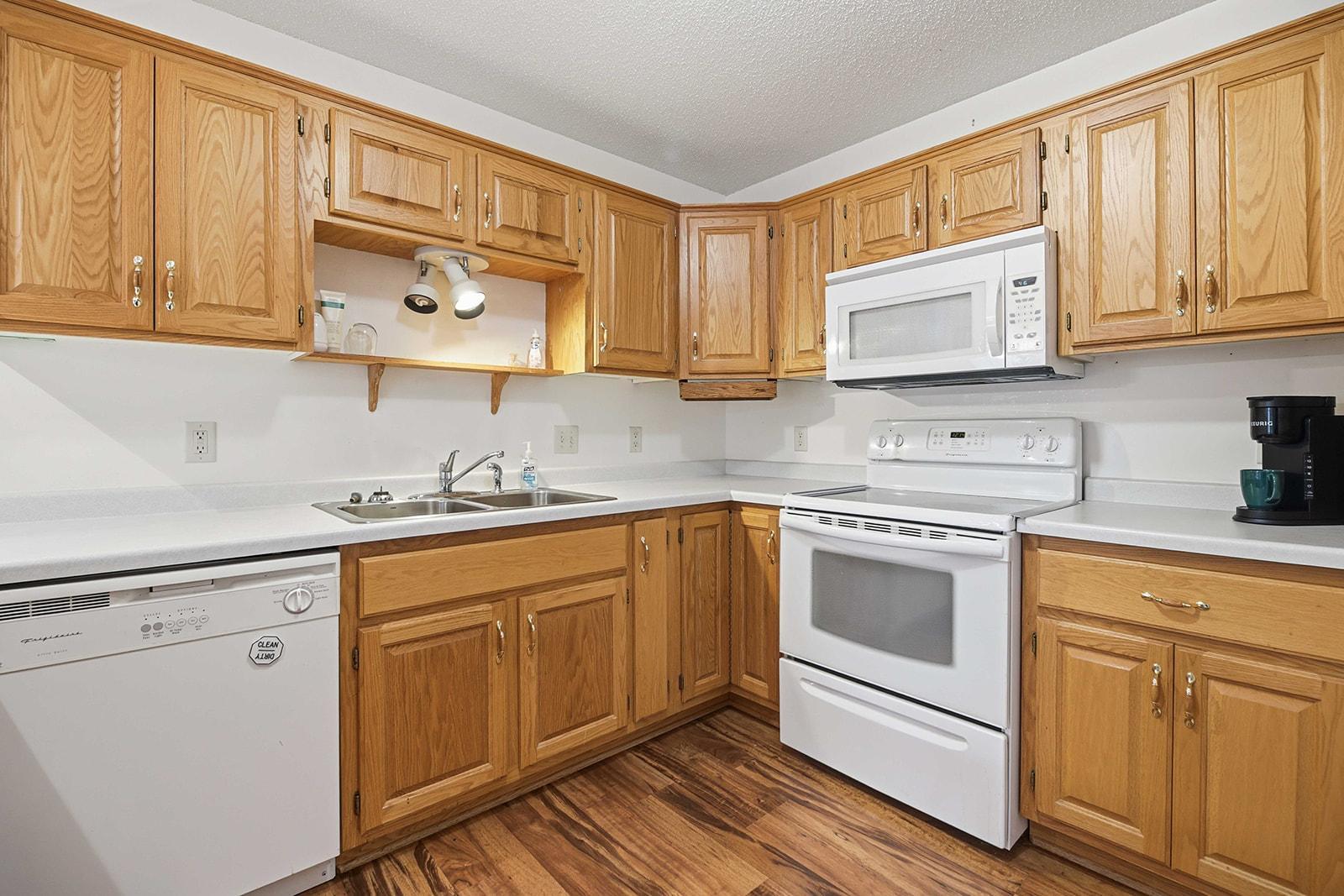 702 Sunset Lane Property Photo 3