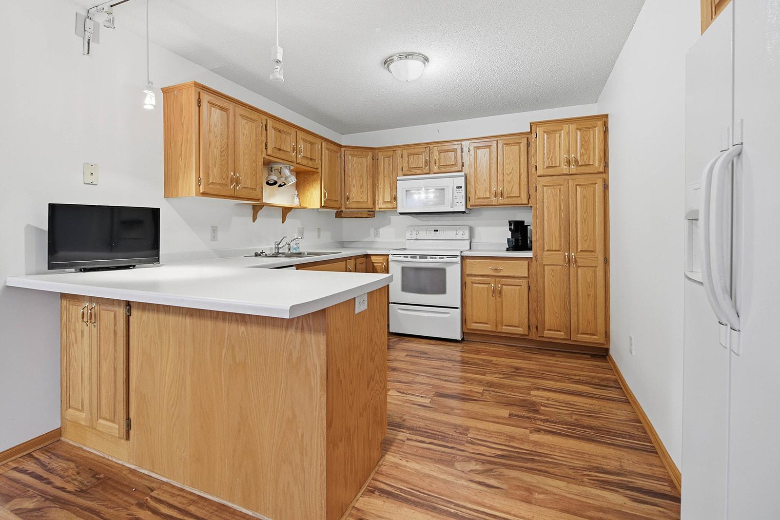 702 Sunset Lane Property Photo 4