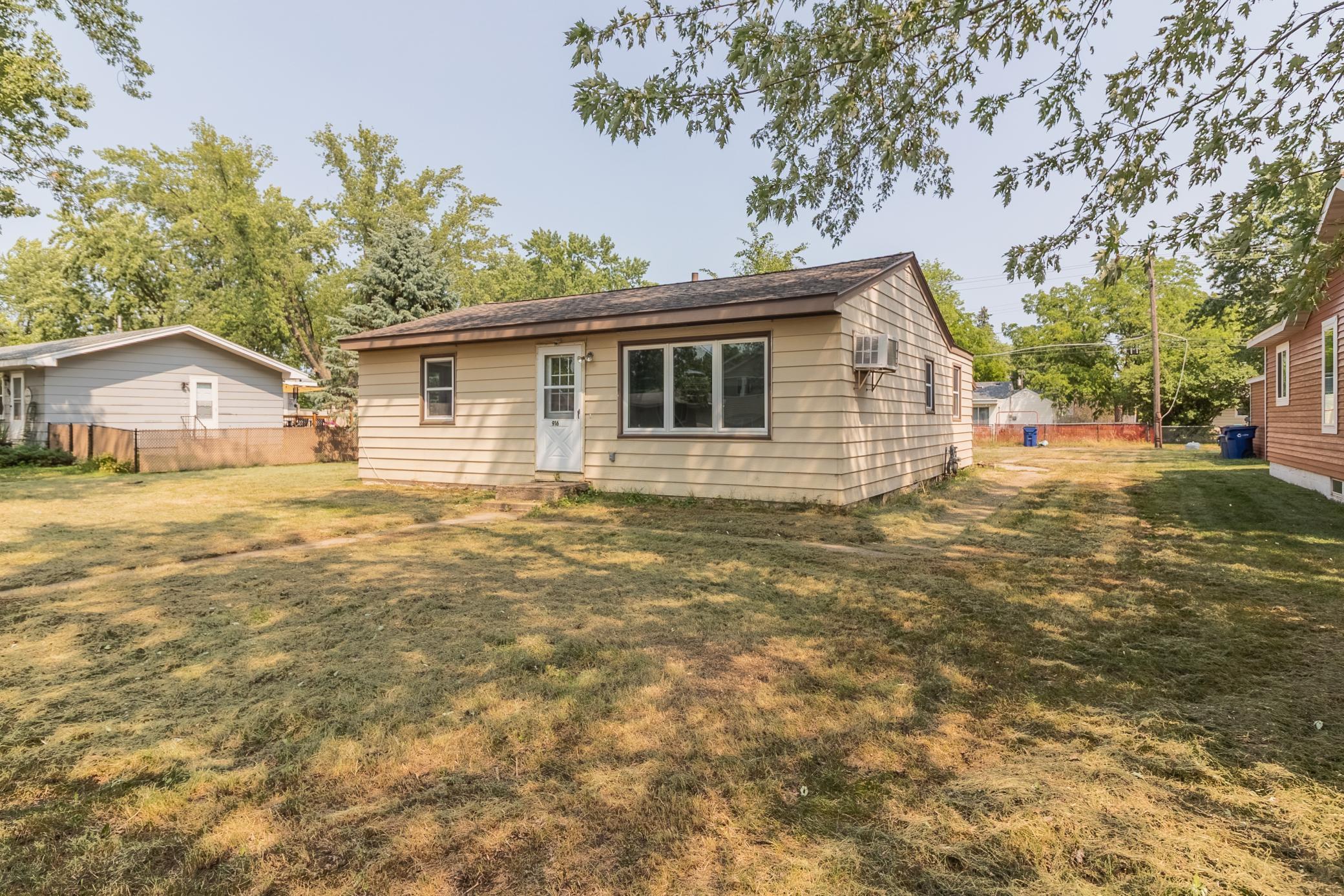 916 34th Avenue N Property Photo 1