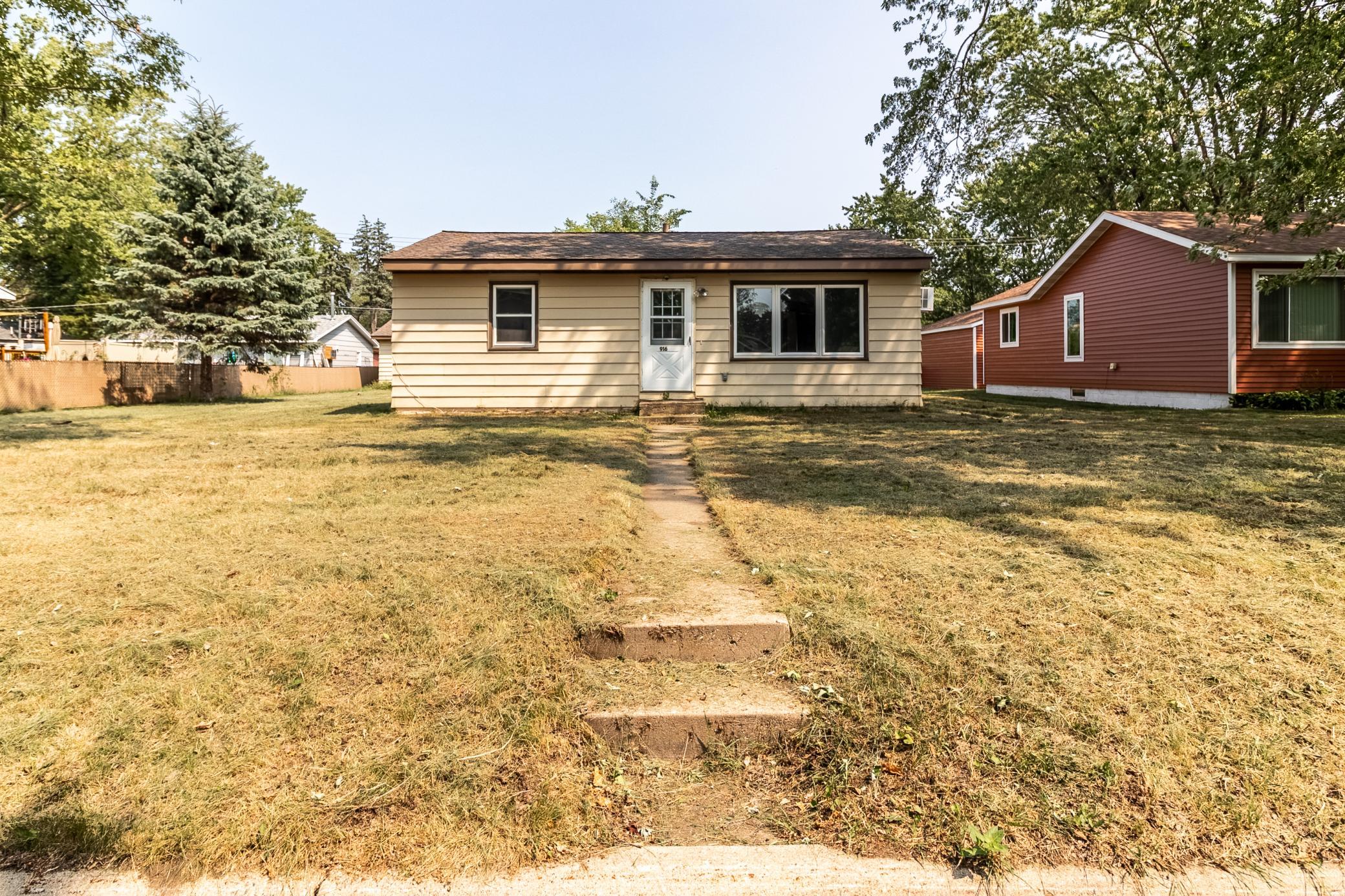 916 34th Avenue N Property Photo 2