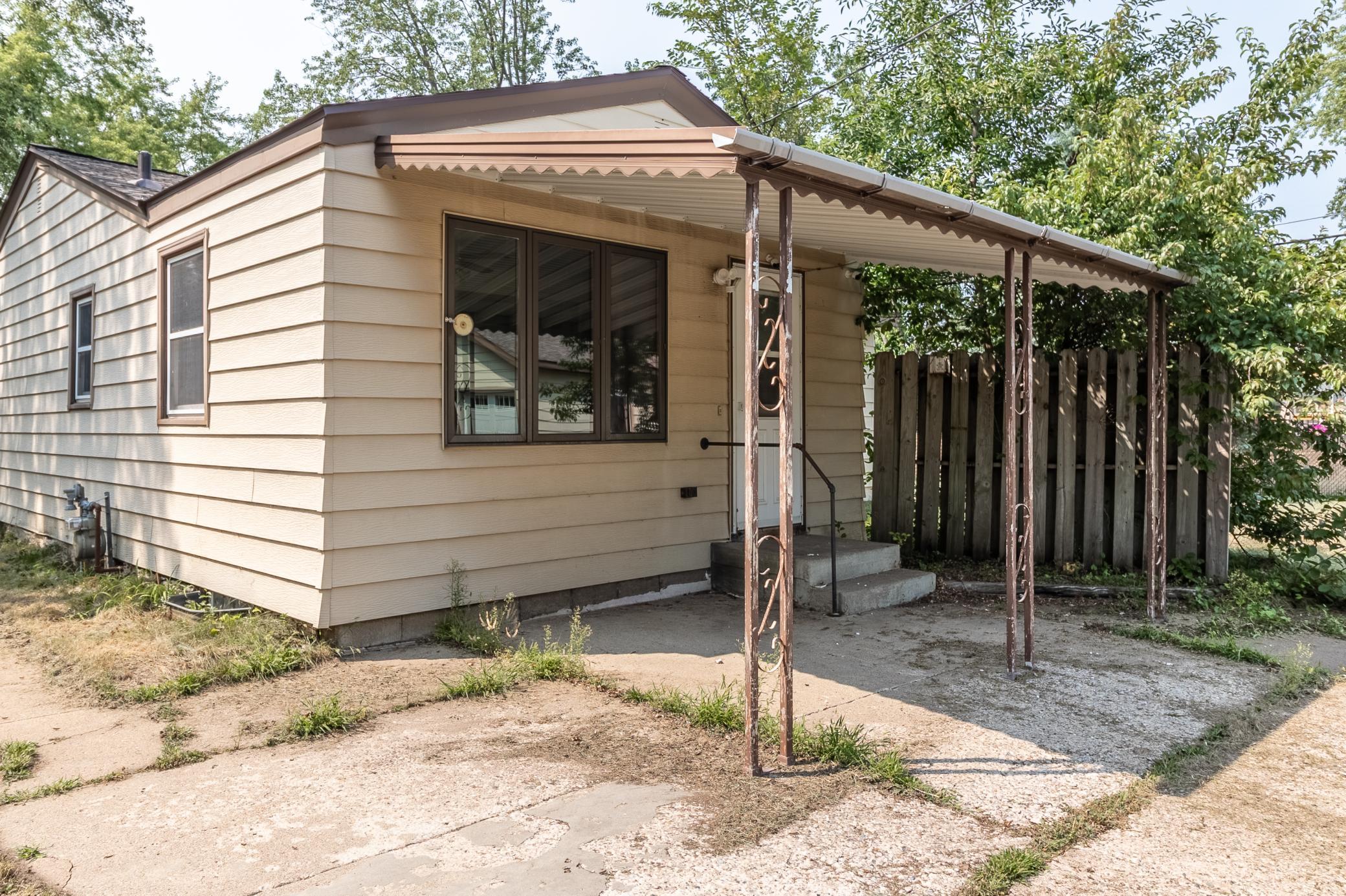 916 34th Avenue N Property Photo 4