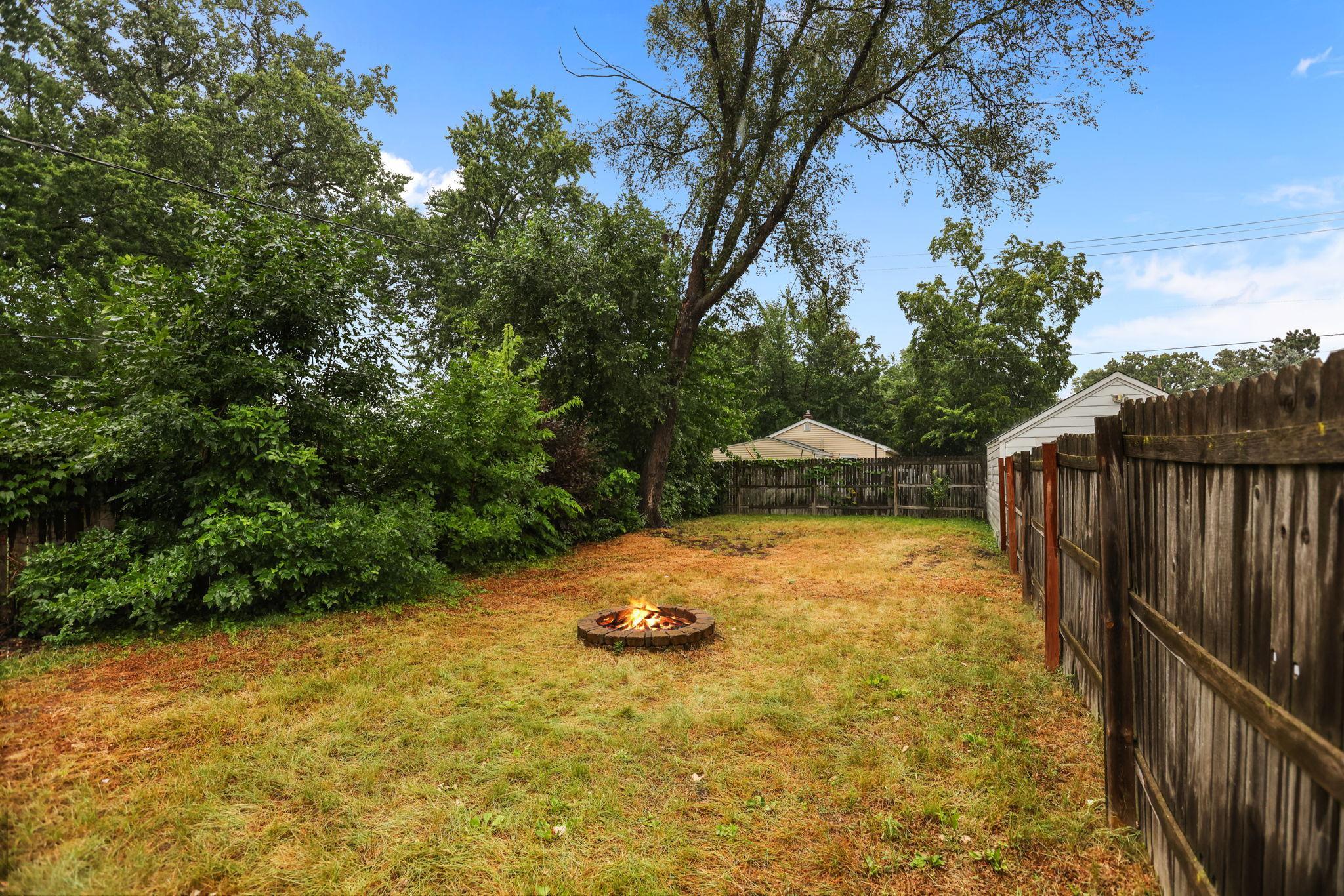 5000 Fairview Avenue N Property Photo 18