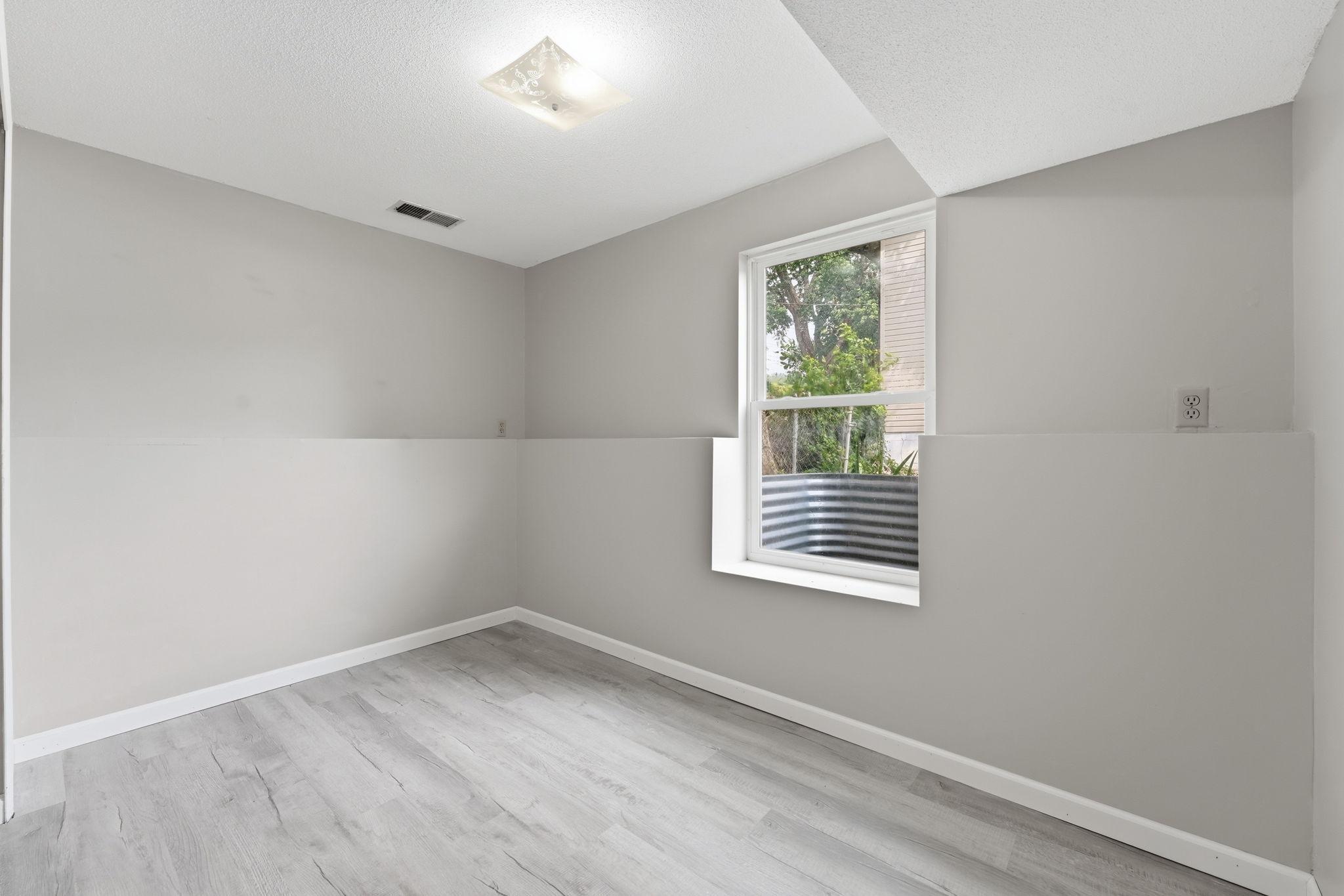 8416 Northern Drive Property Photo 15