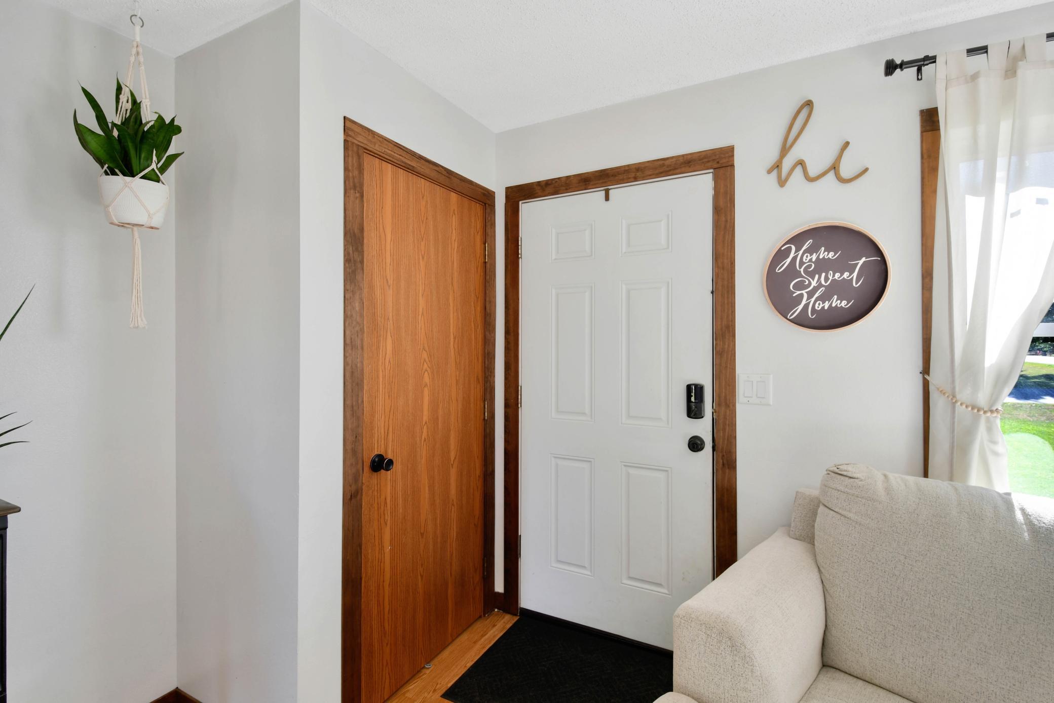 509 4th Street E Property Photo 3
