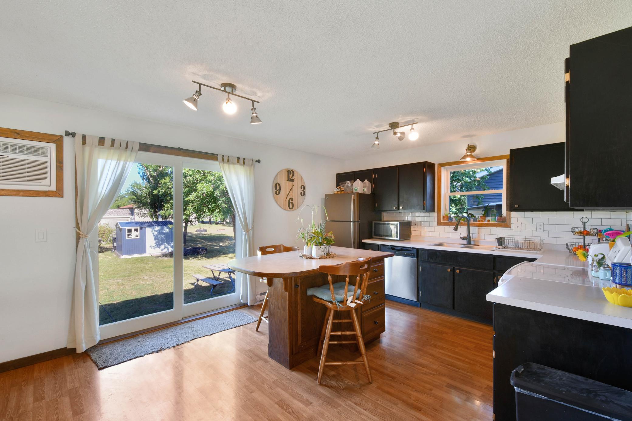 509 4th Street E Property Photo 8