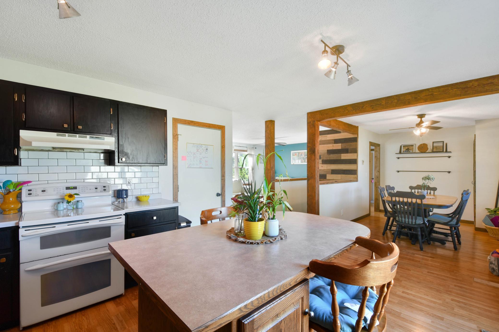 509 4th Street E Property Photo 10