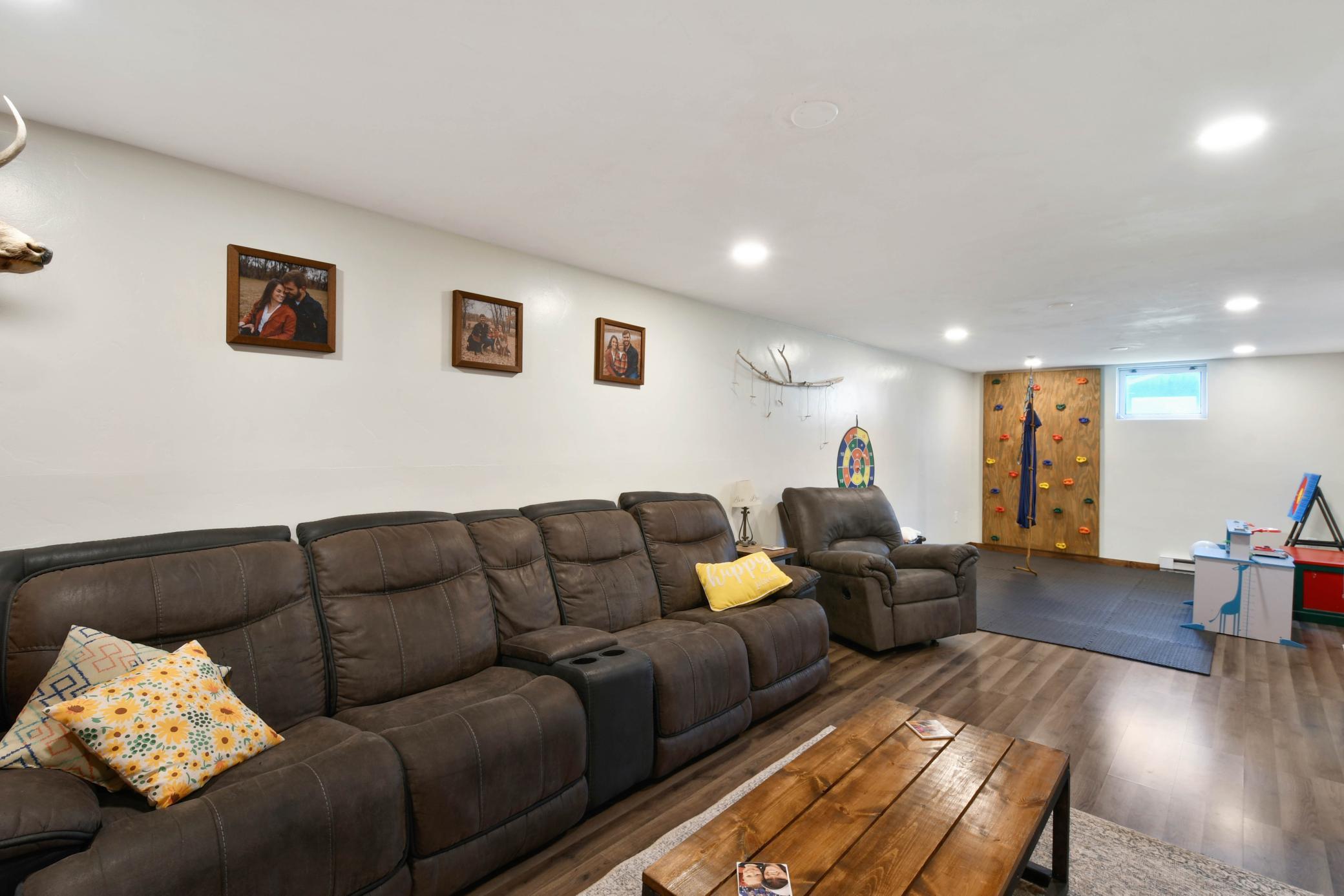 509 4th Street E Property Photo 29