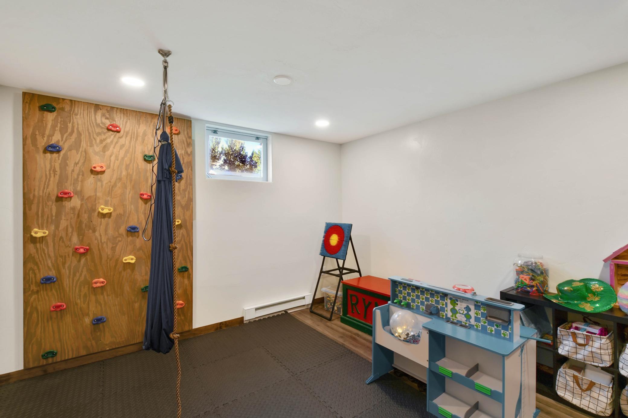 509 4th Street E Property Photo 32