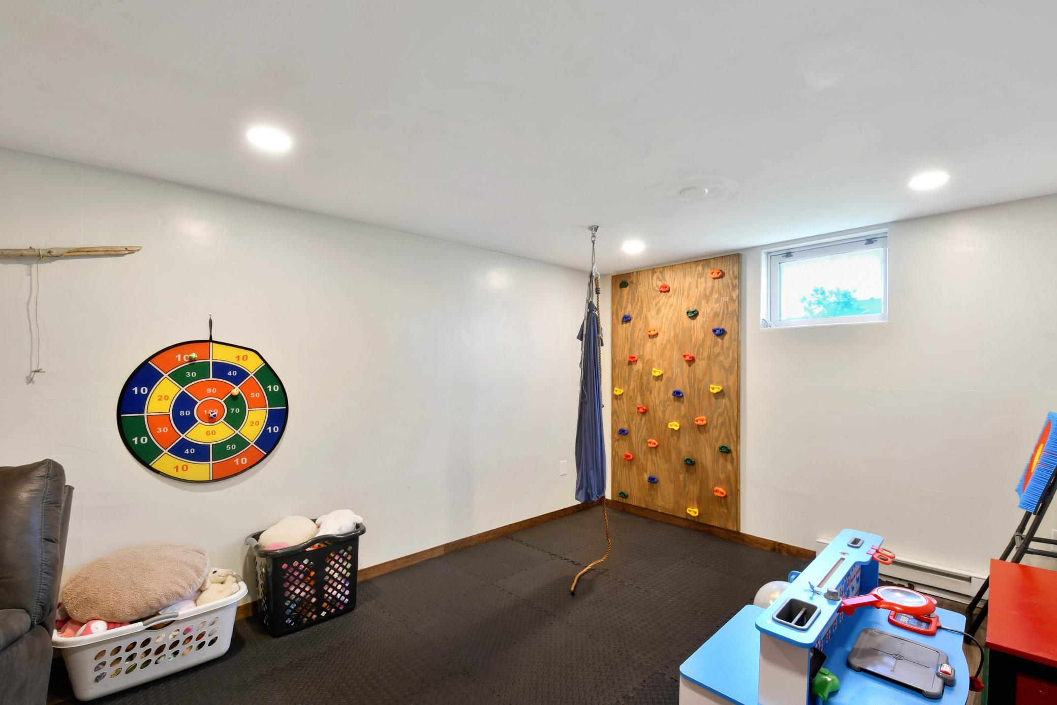509 4th Street E Property Photo 35