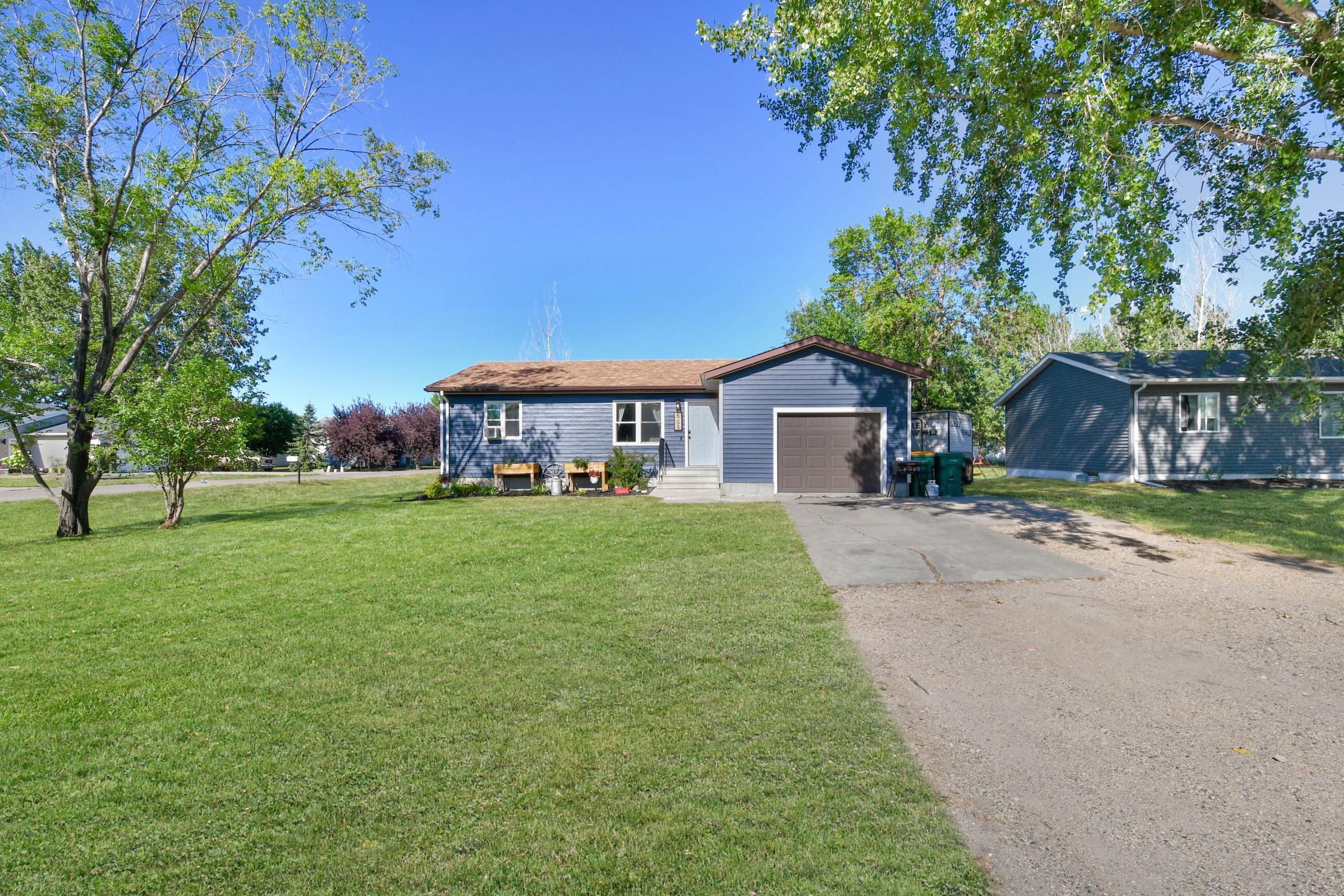 509 4th Street E Property Photo 45