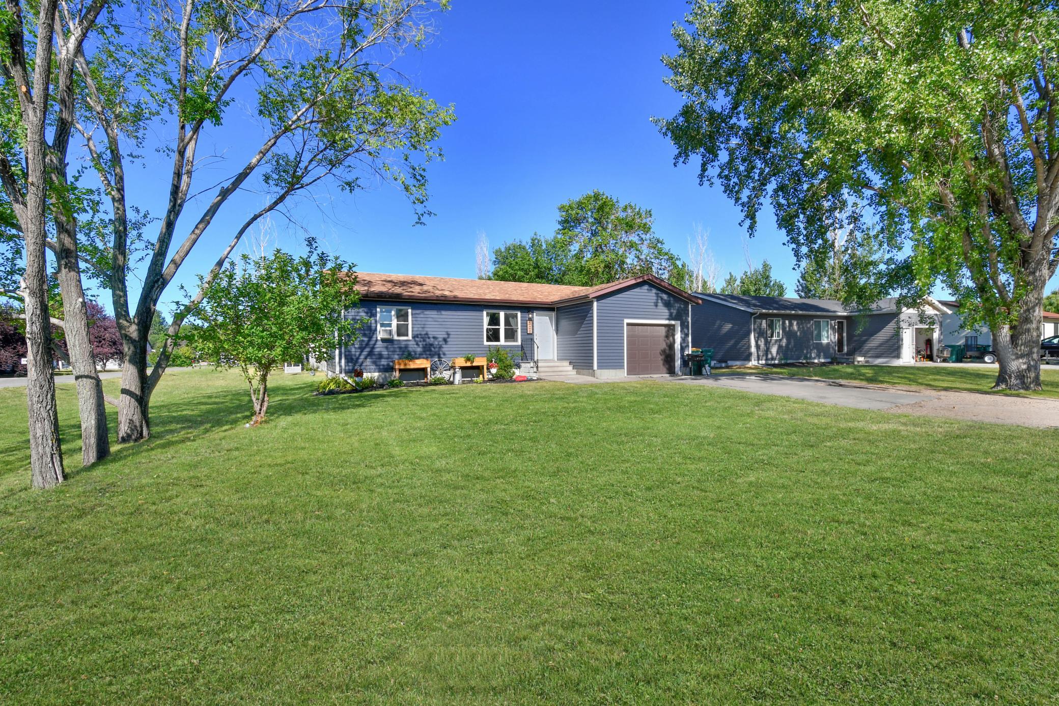 509 4th Street E Property Photo 47