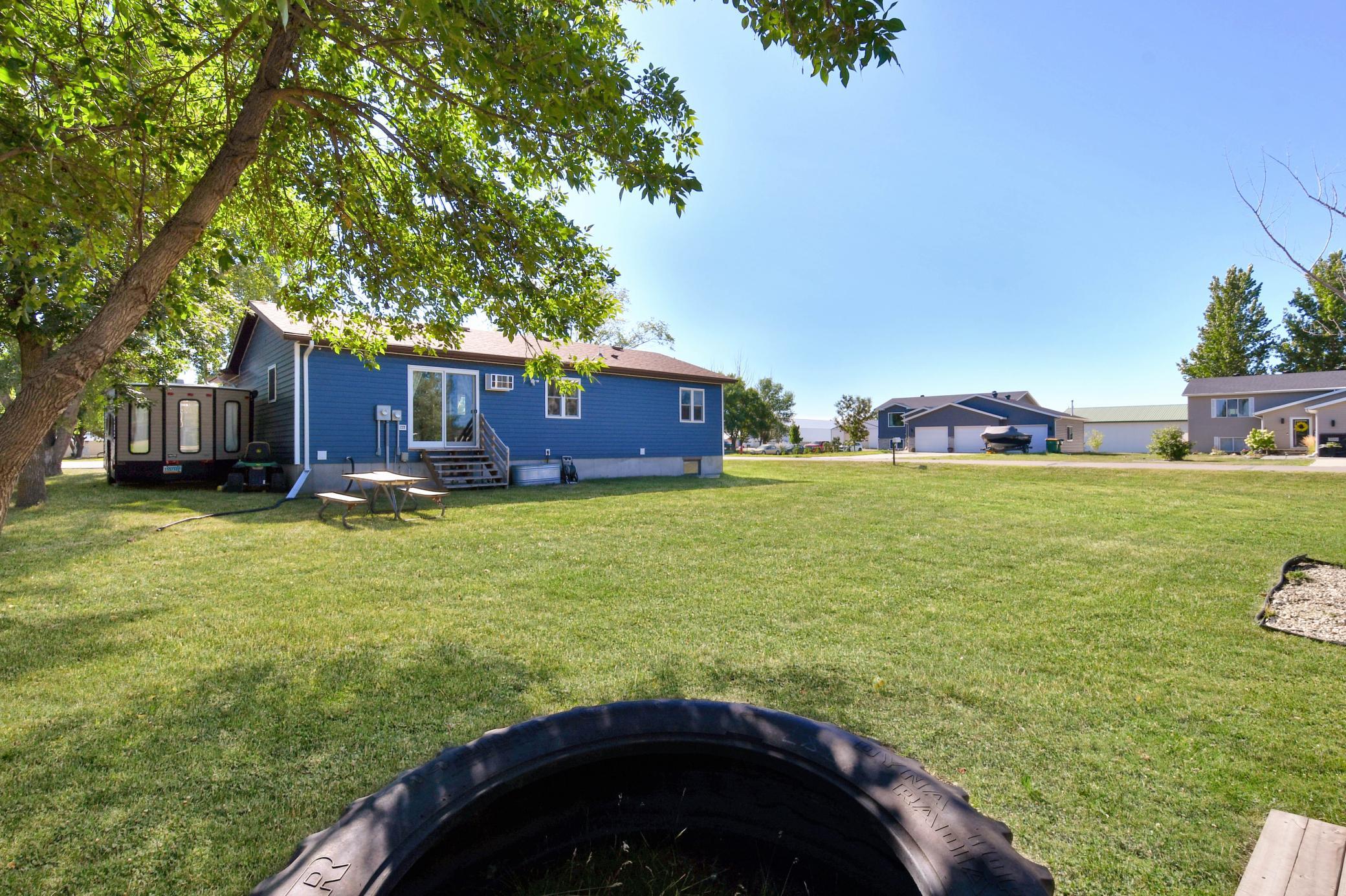 509 4th Street E Property Photo 53