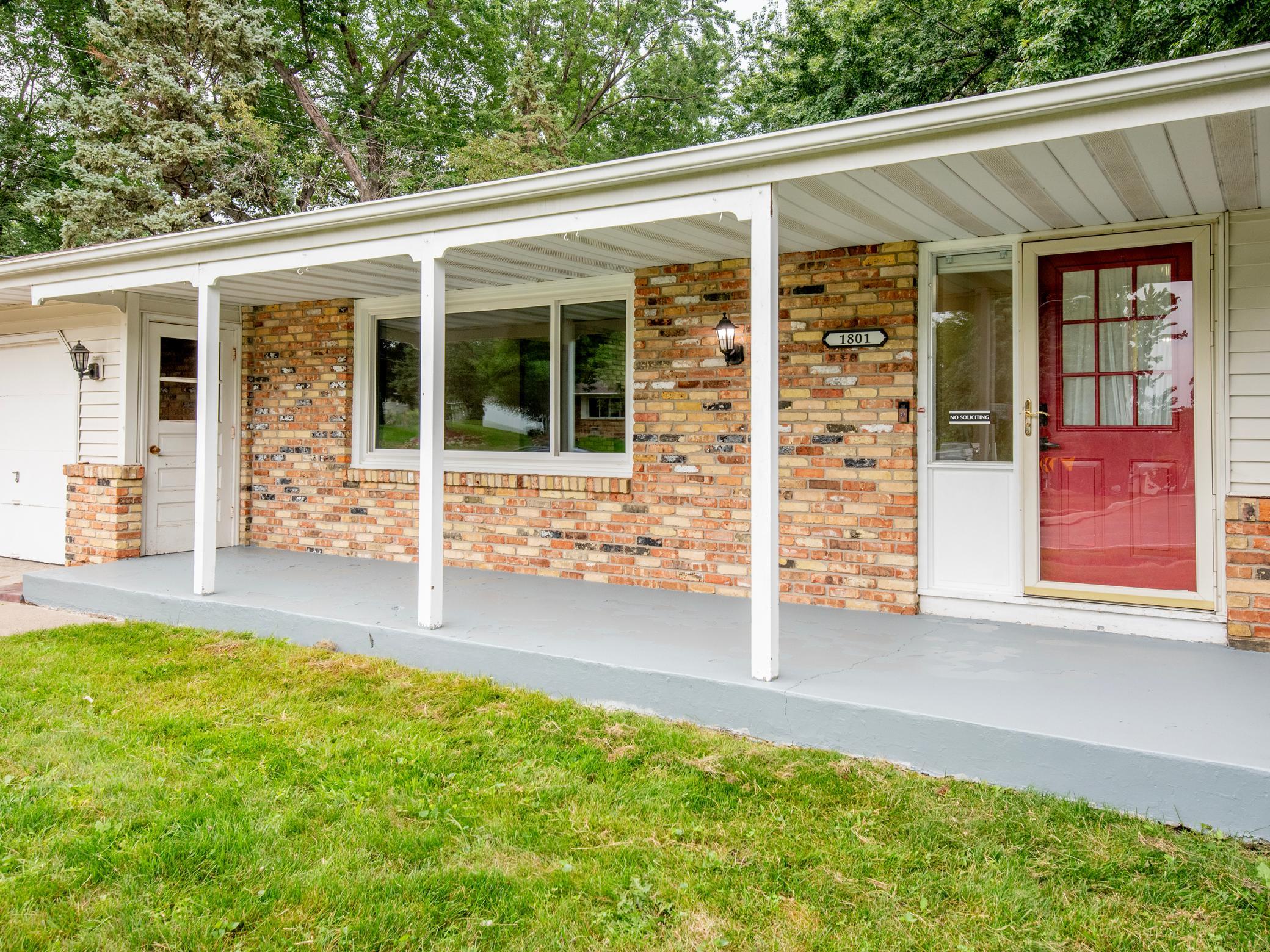 1801 River Hills Drive Property Photo 1