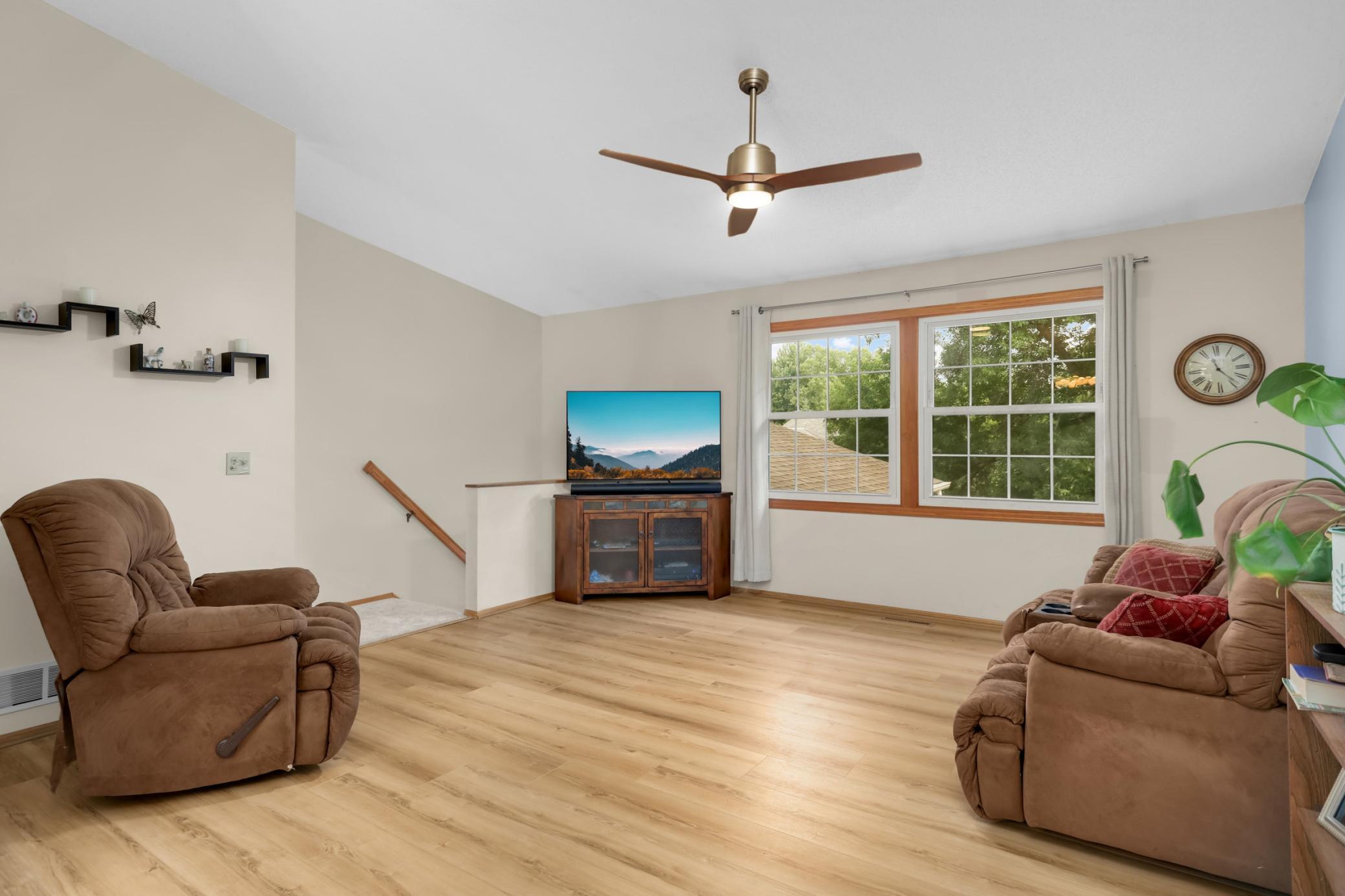 2403 96th Way Property Photo 3