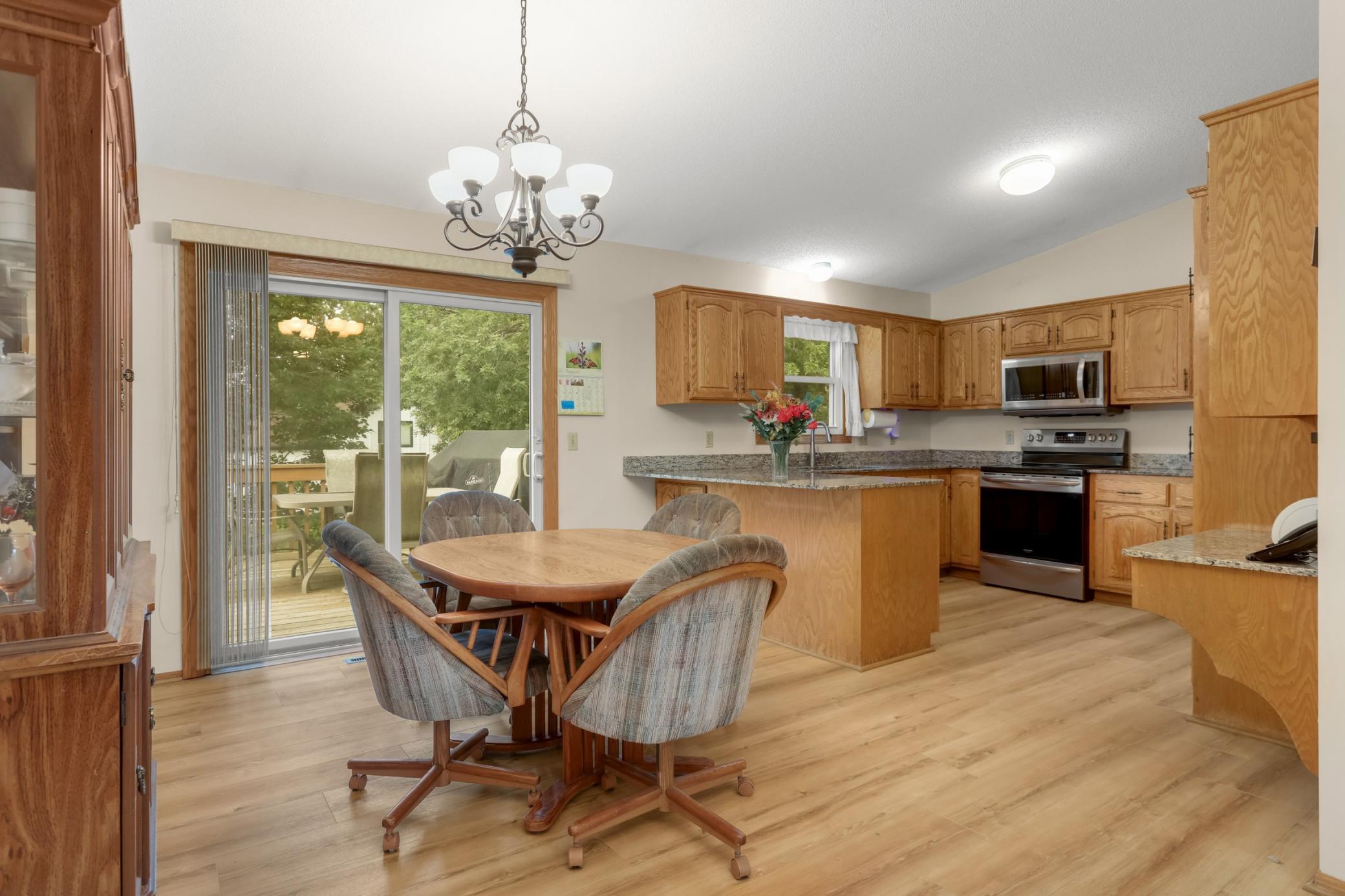 2403 96th Way Property Photo 6