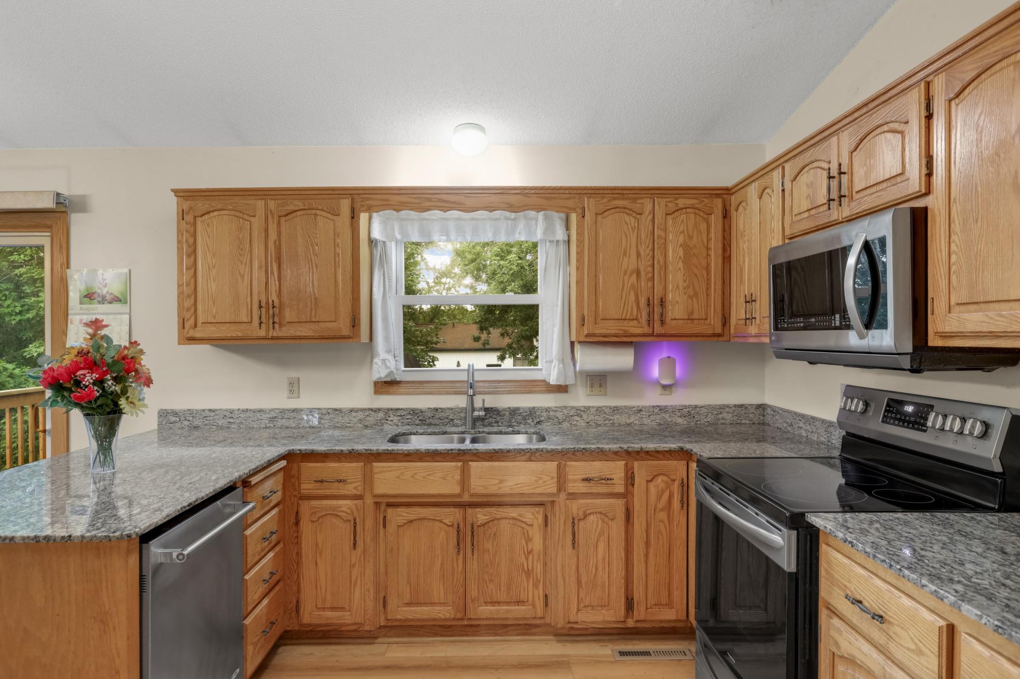 2403 96th Way Property Photo 9