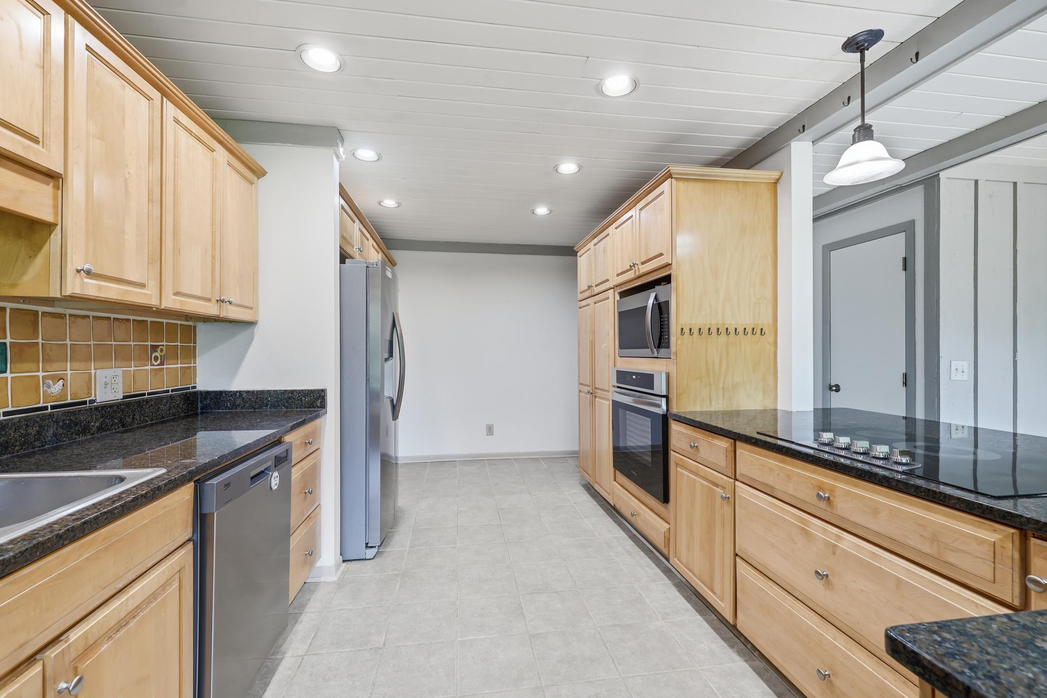 14823 Walker Place Property Photo 14