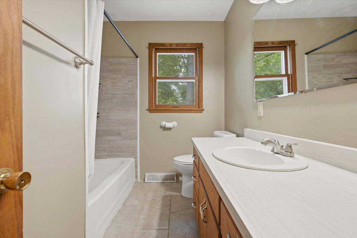513 7th Street Property Photo 8