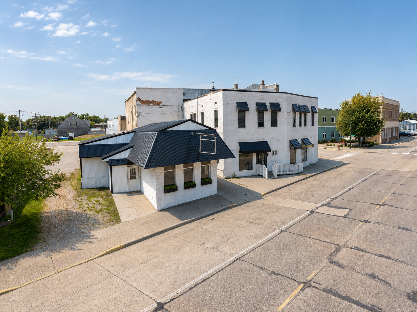 112 Highway Avenue S Property Photo 1