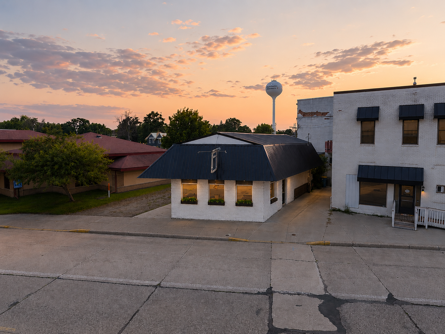 112 Highway Avenue S Property Photo 2