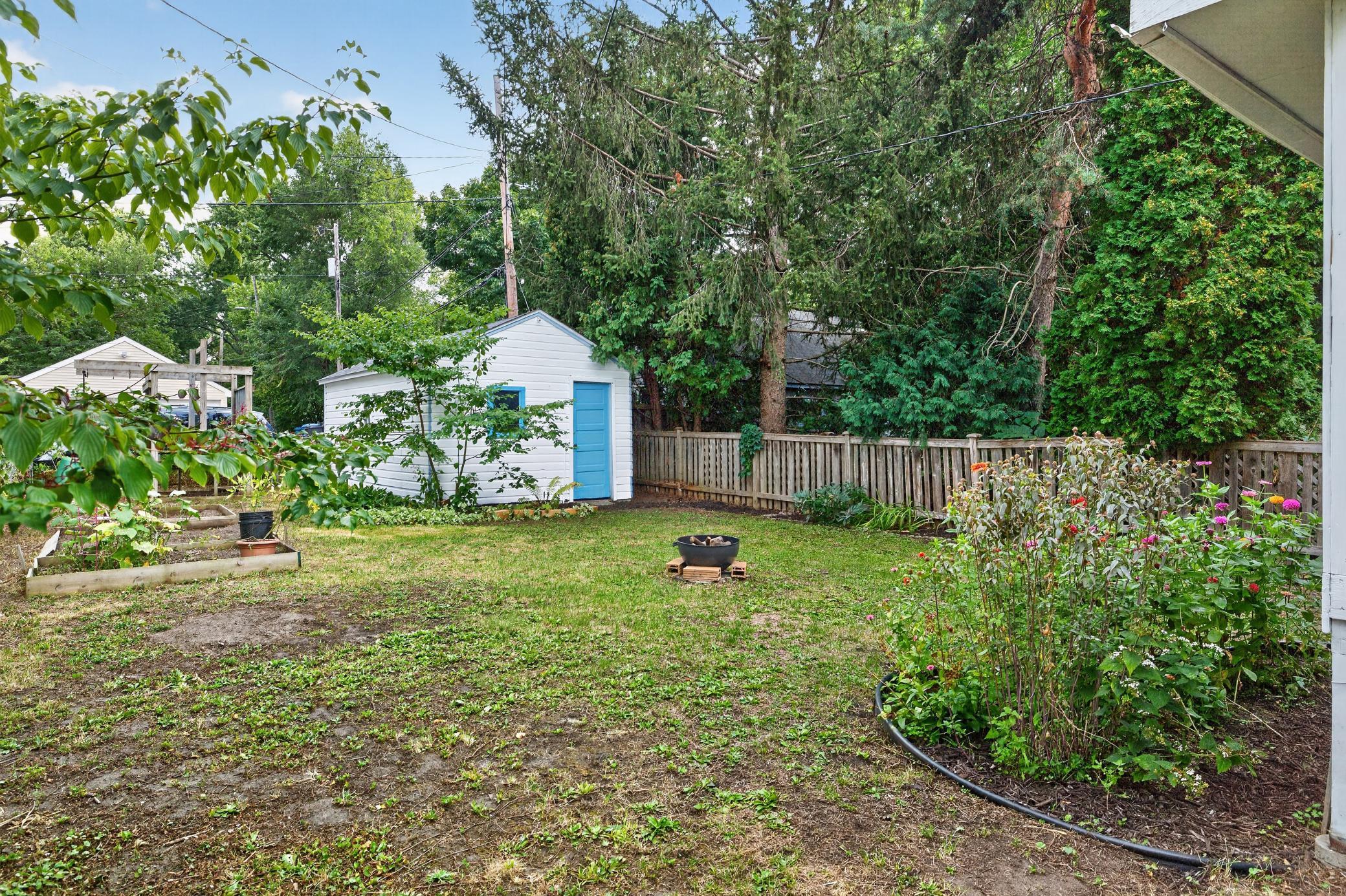 2415 E 22nd Street Property Photo 44