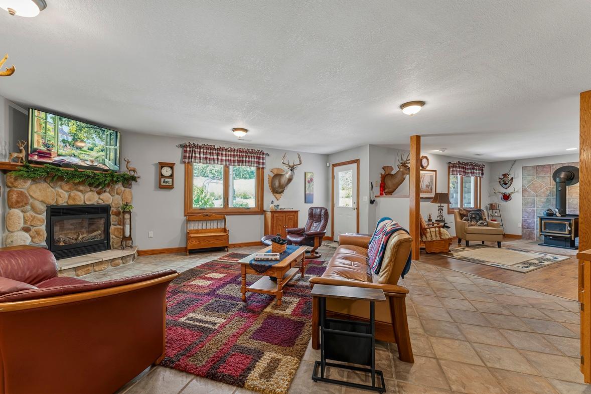 42112 State Highway 30 Property Photo 28