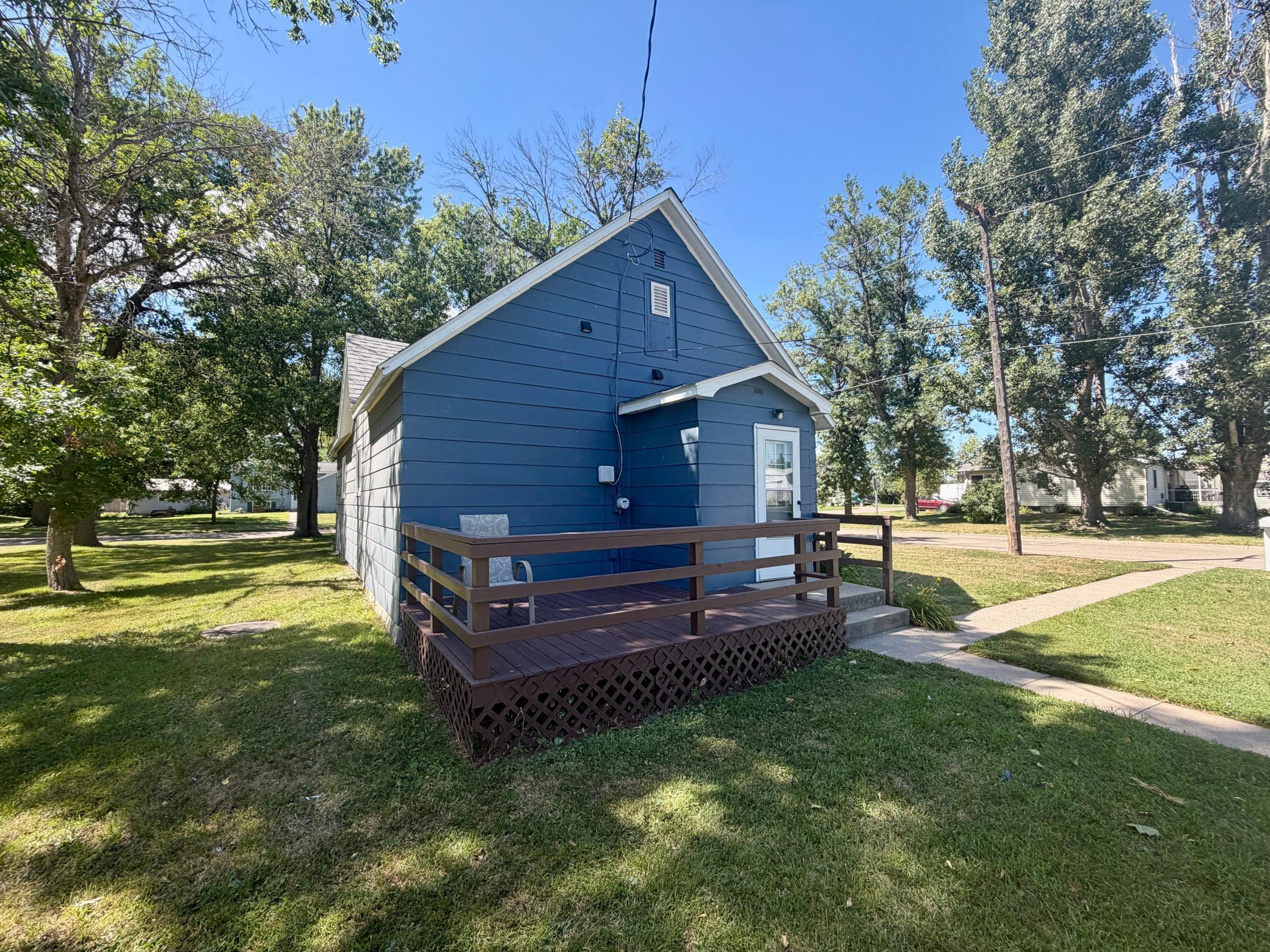 251 3rd Avenue N Property Photo 3