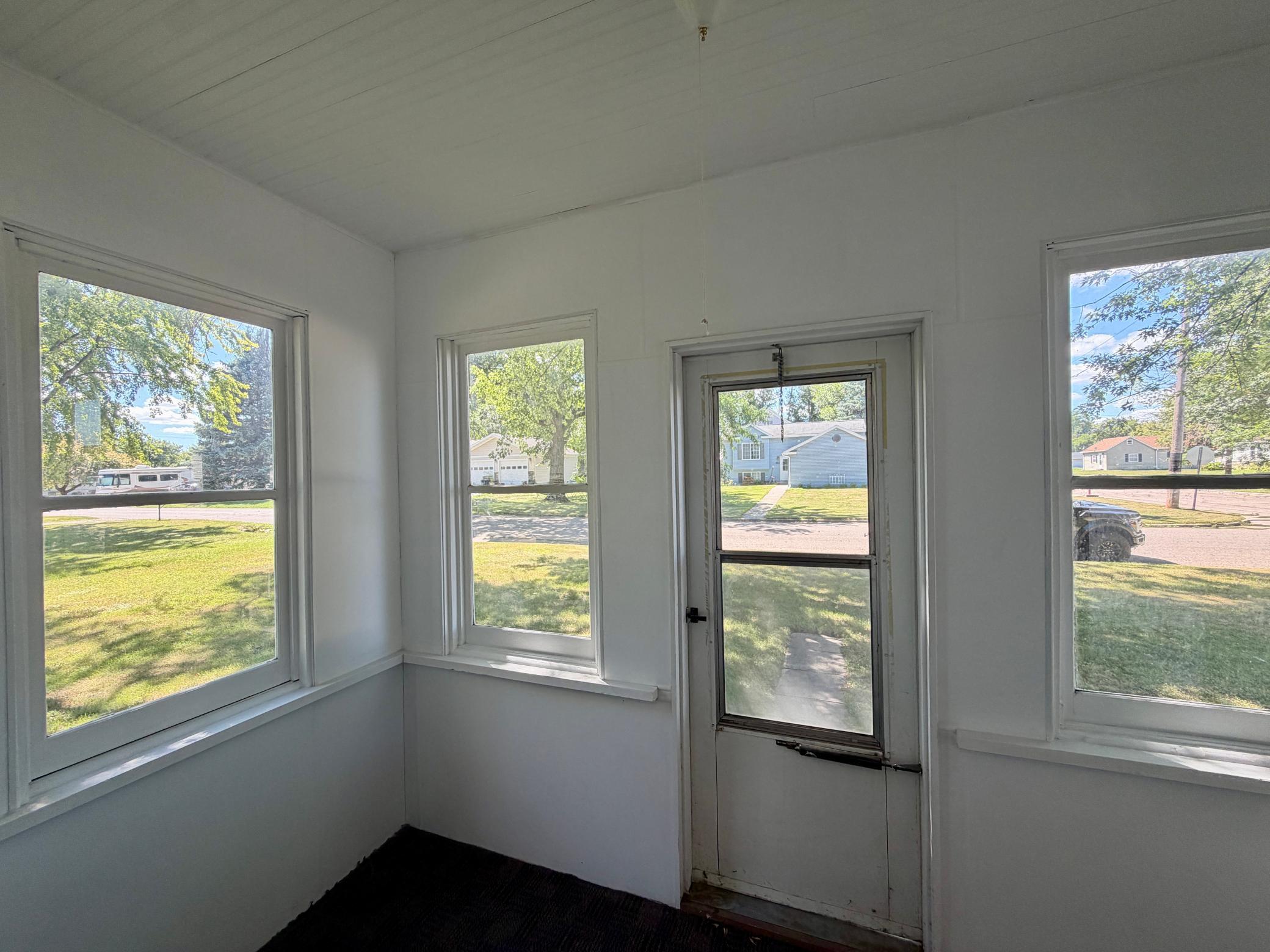 251 3rd Avenue N Property Photo 6