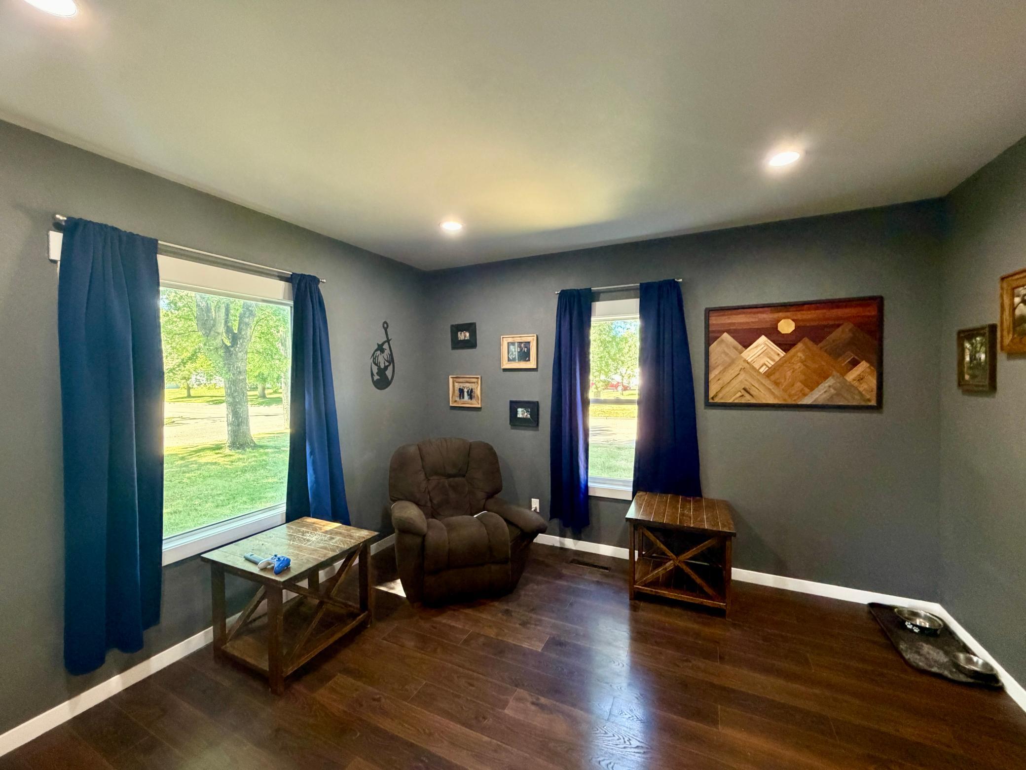 251 3rd Avenue N Property Photo 8