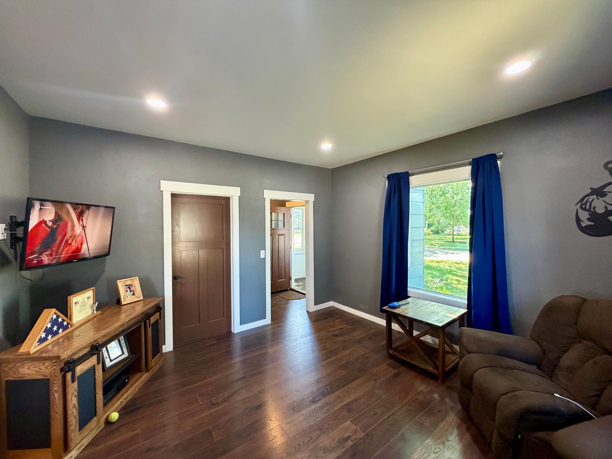251 3rd Avenue N Property Photo 10