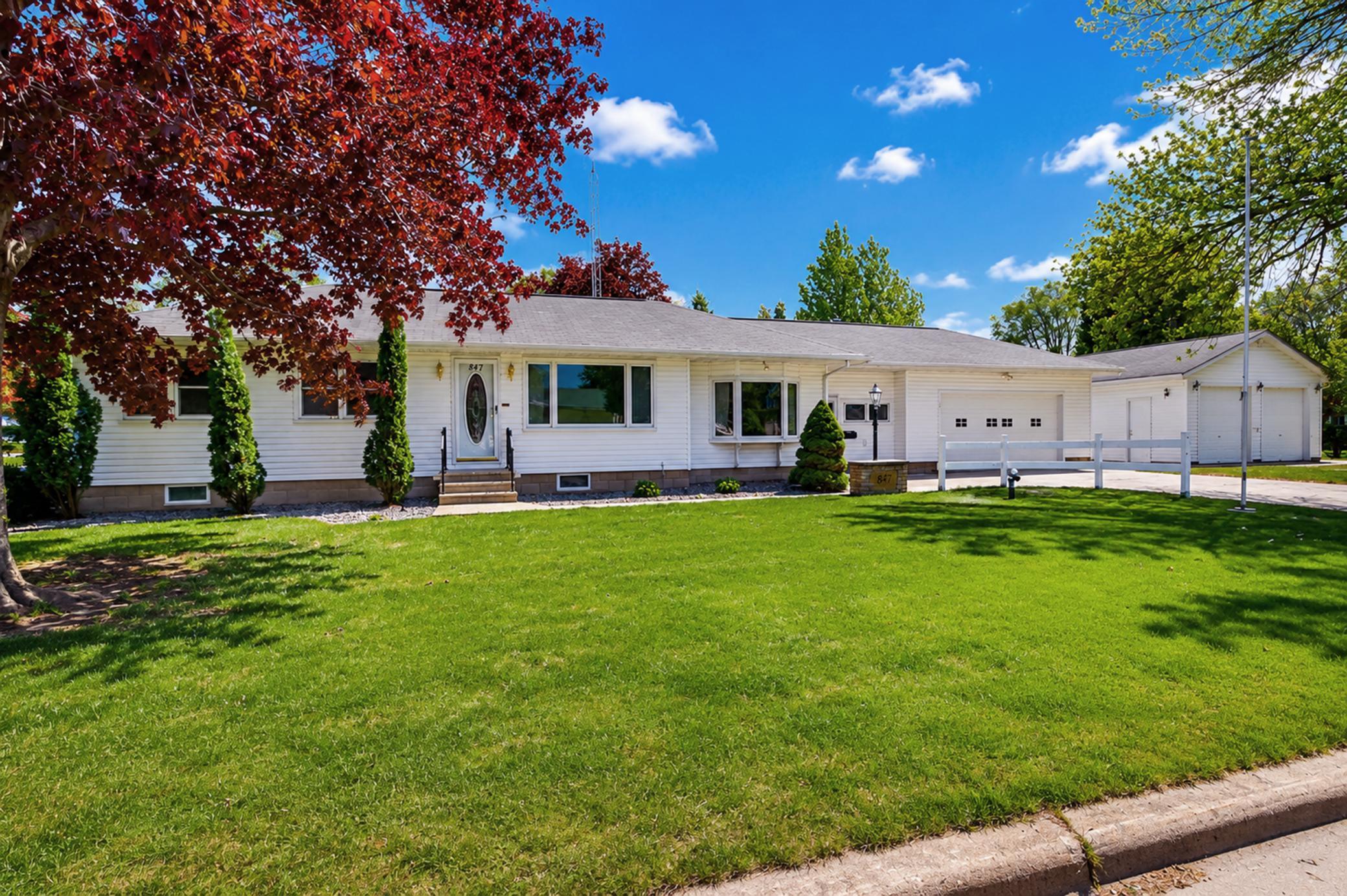847 17th Street Ne Property Photo 1