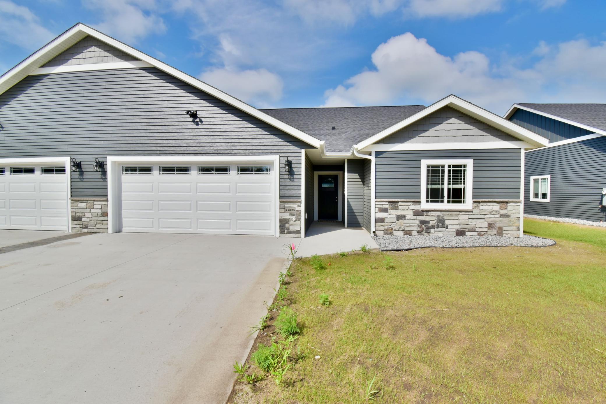 44913 N Sauk View Drive Property Photo 1