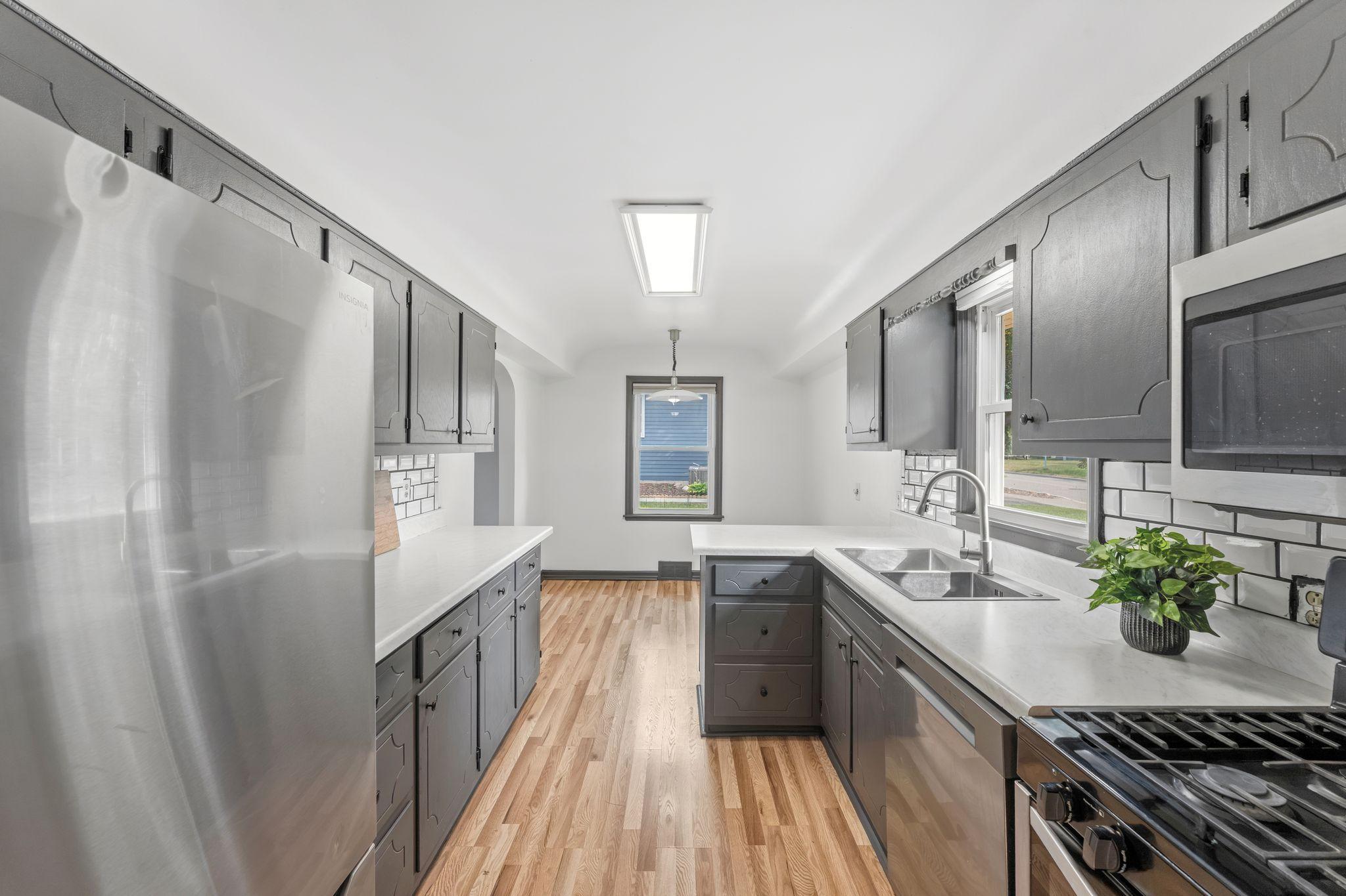 2930 Bay Street Property Photo 6
