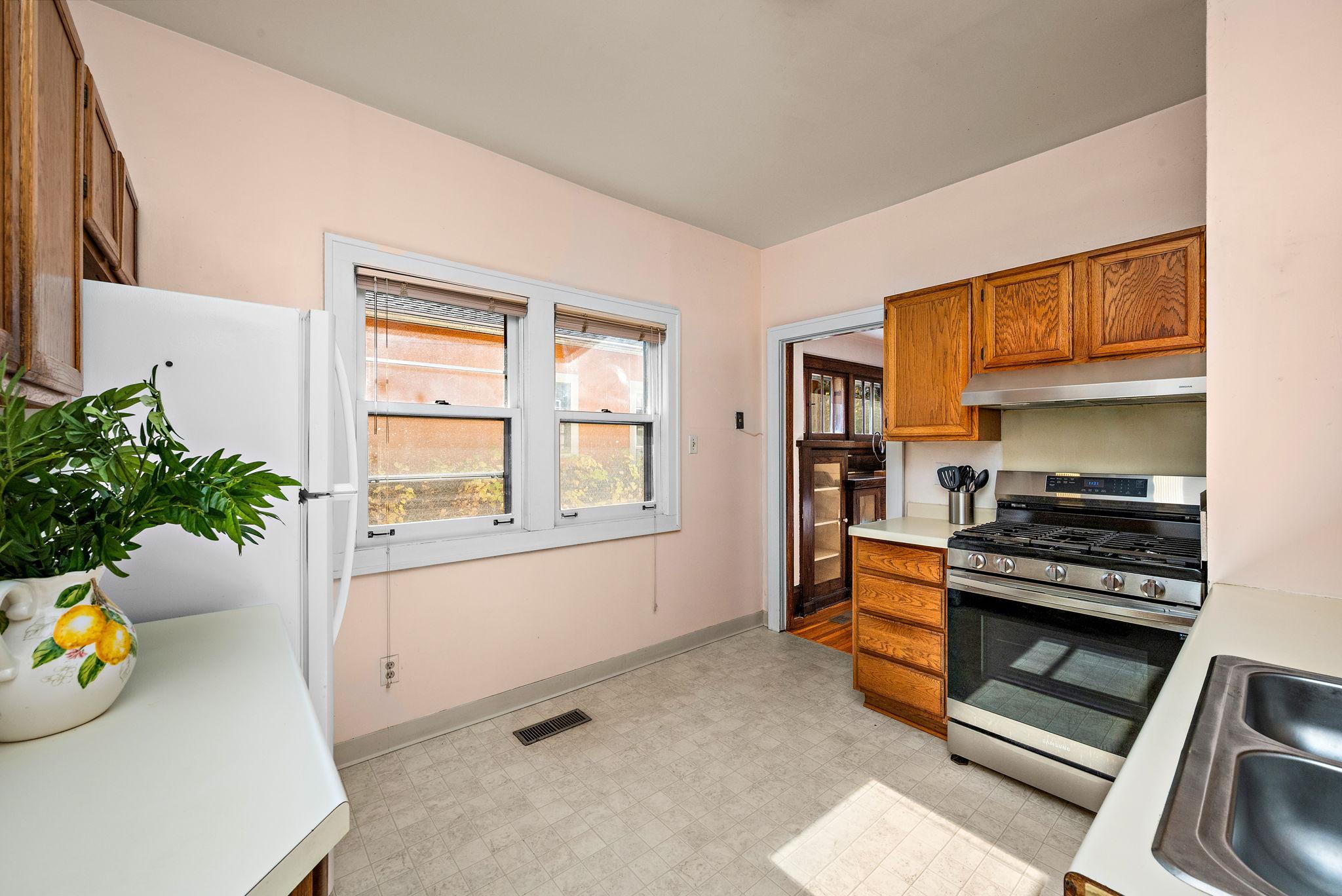 1324 Upton Avenue N Property Photo 11